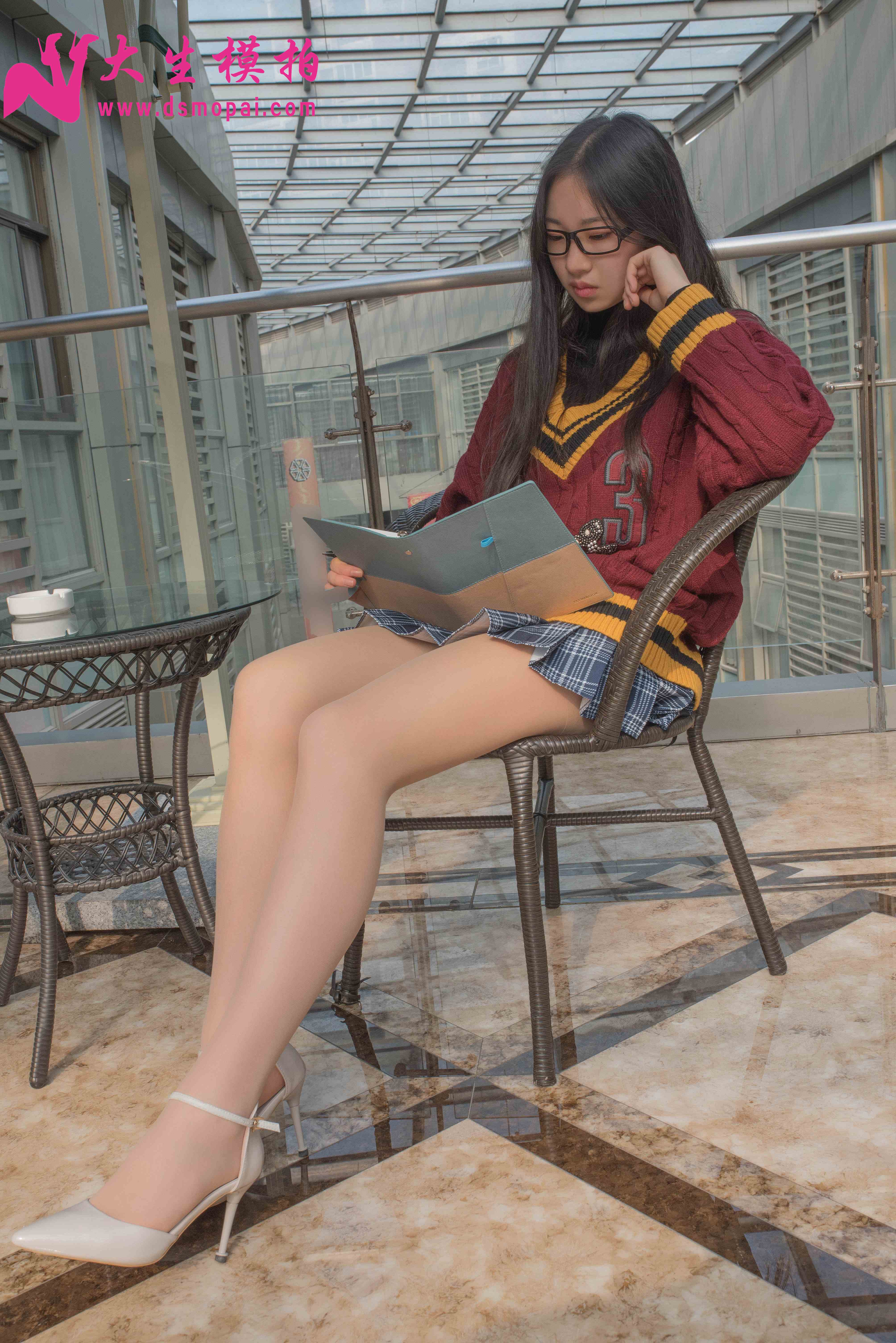 China Beauty Legs and feet 839