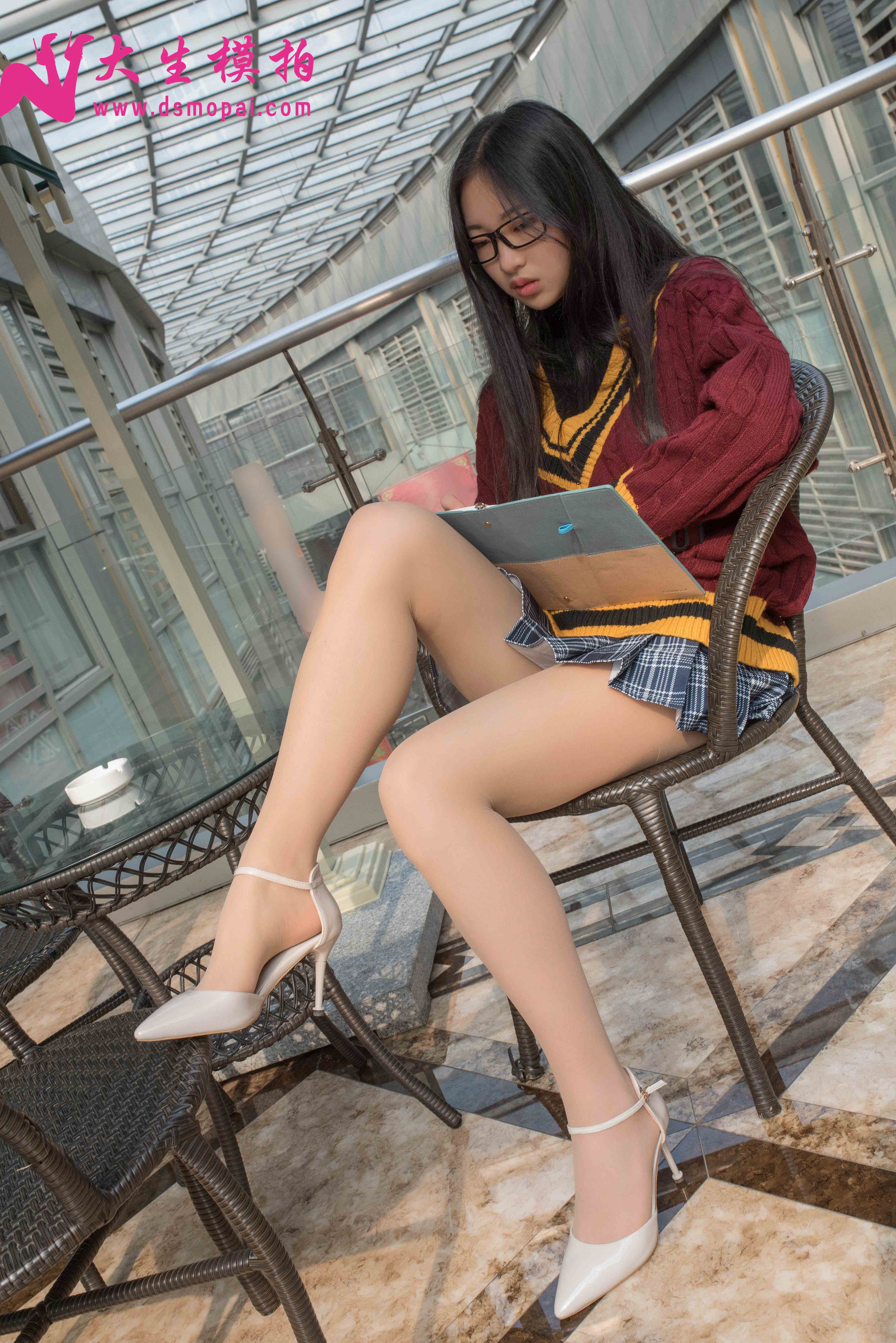 China Beauty Legs and feet 839