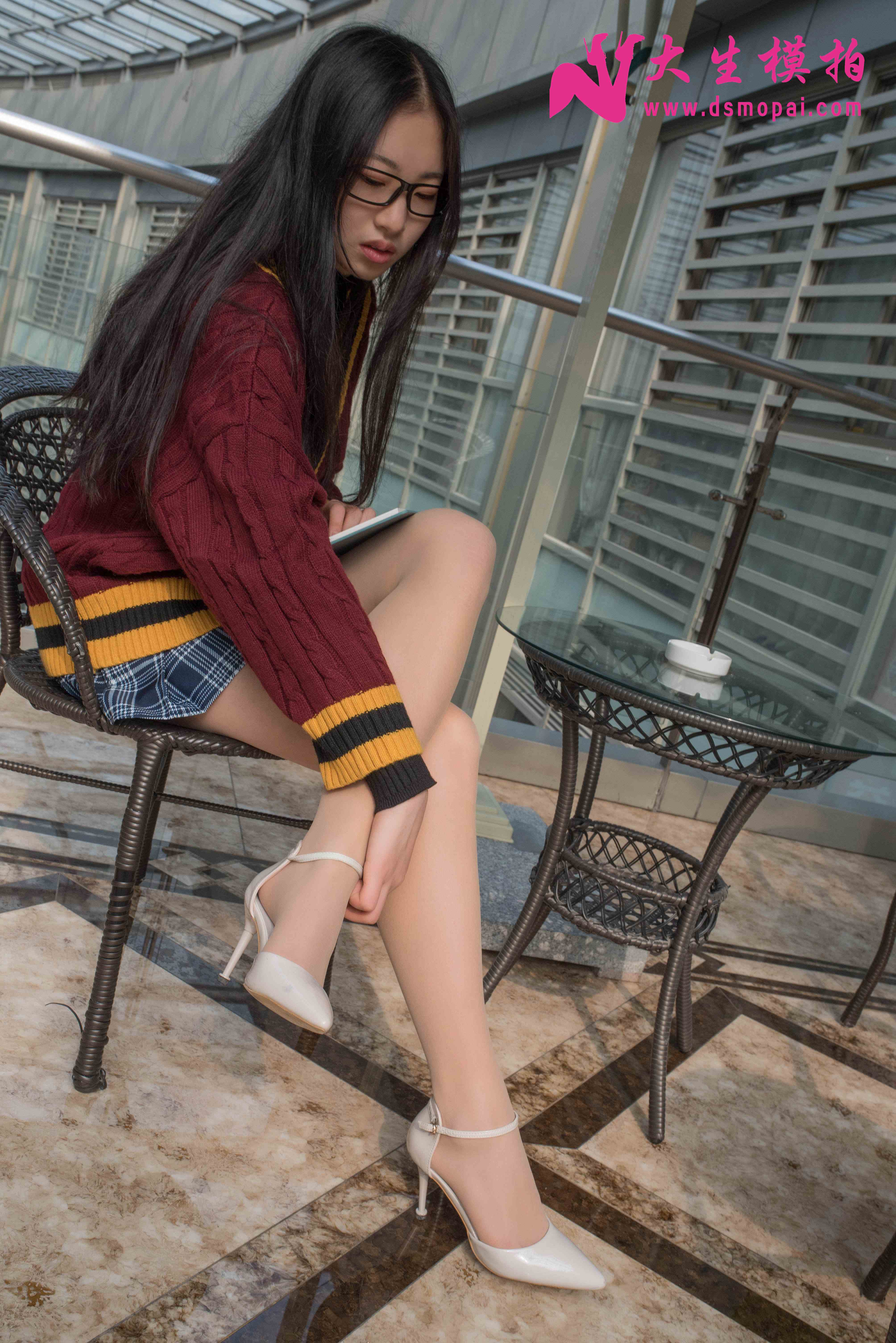 China Beauty Legs and feet 839