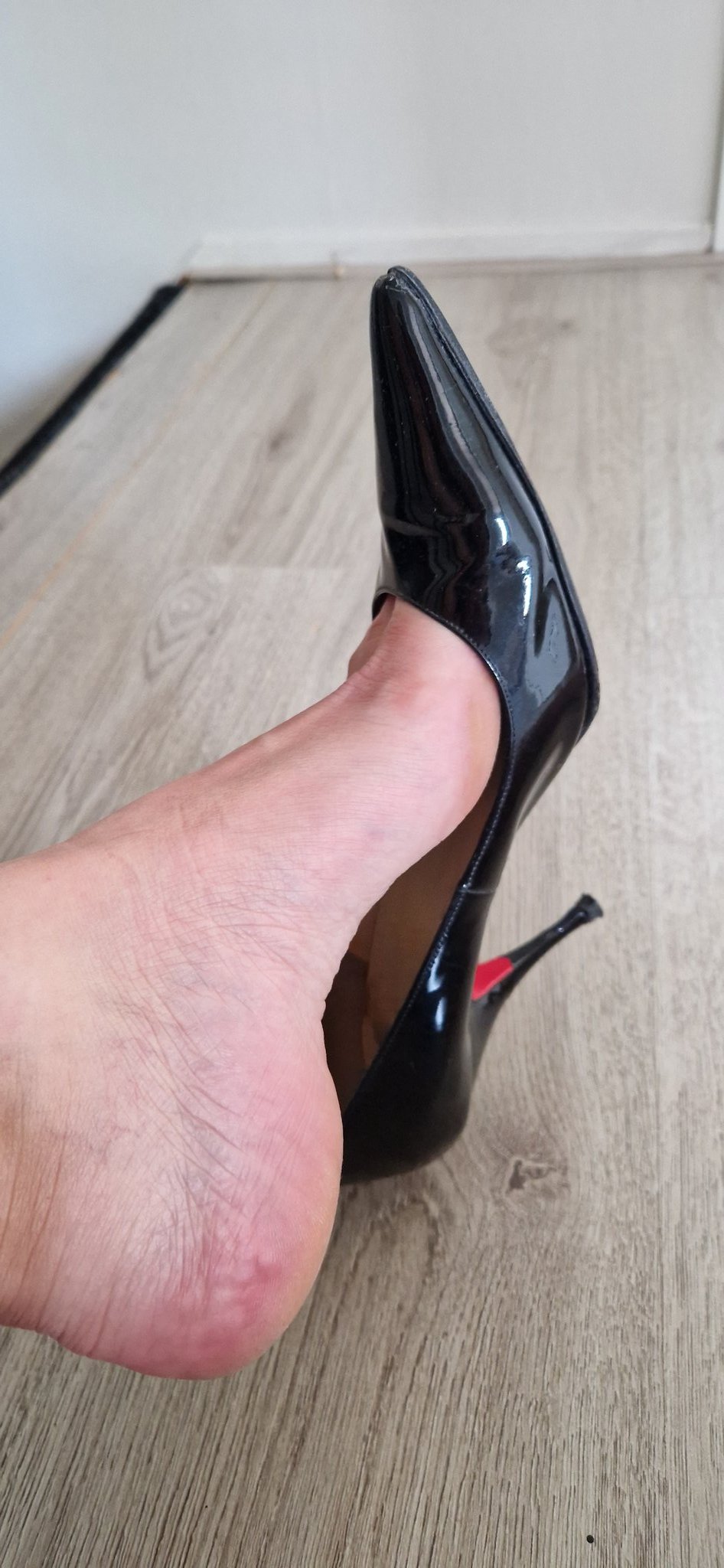 Shoe and foot fetish