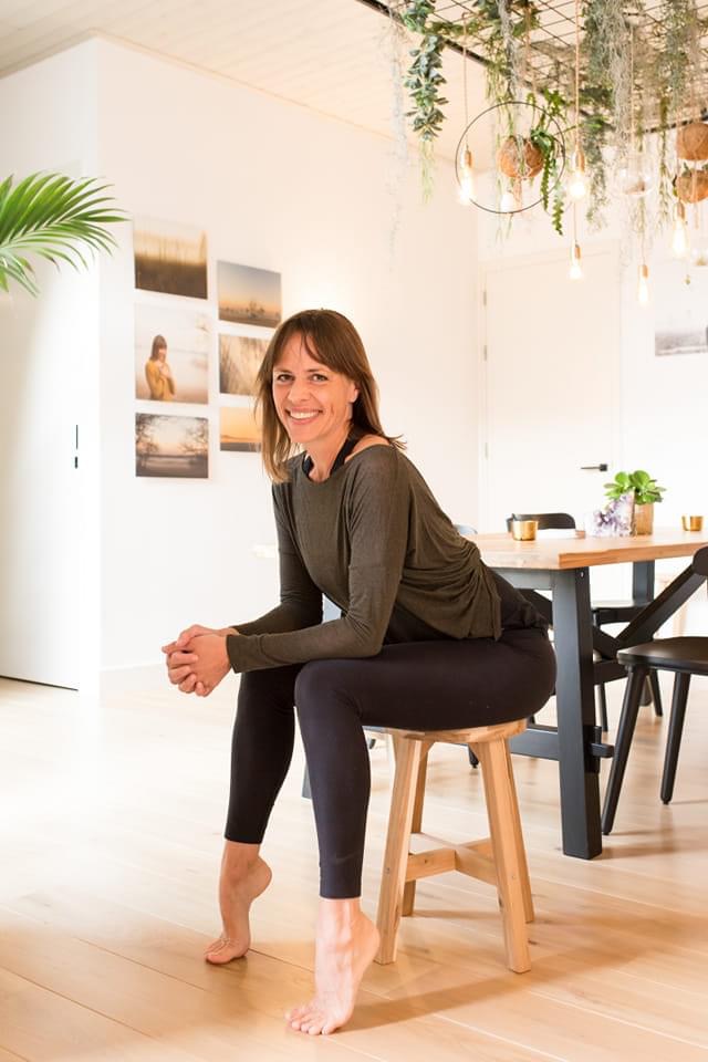 Shoe and foot fetish