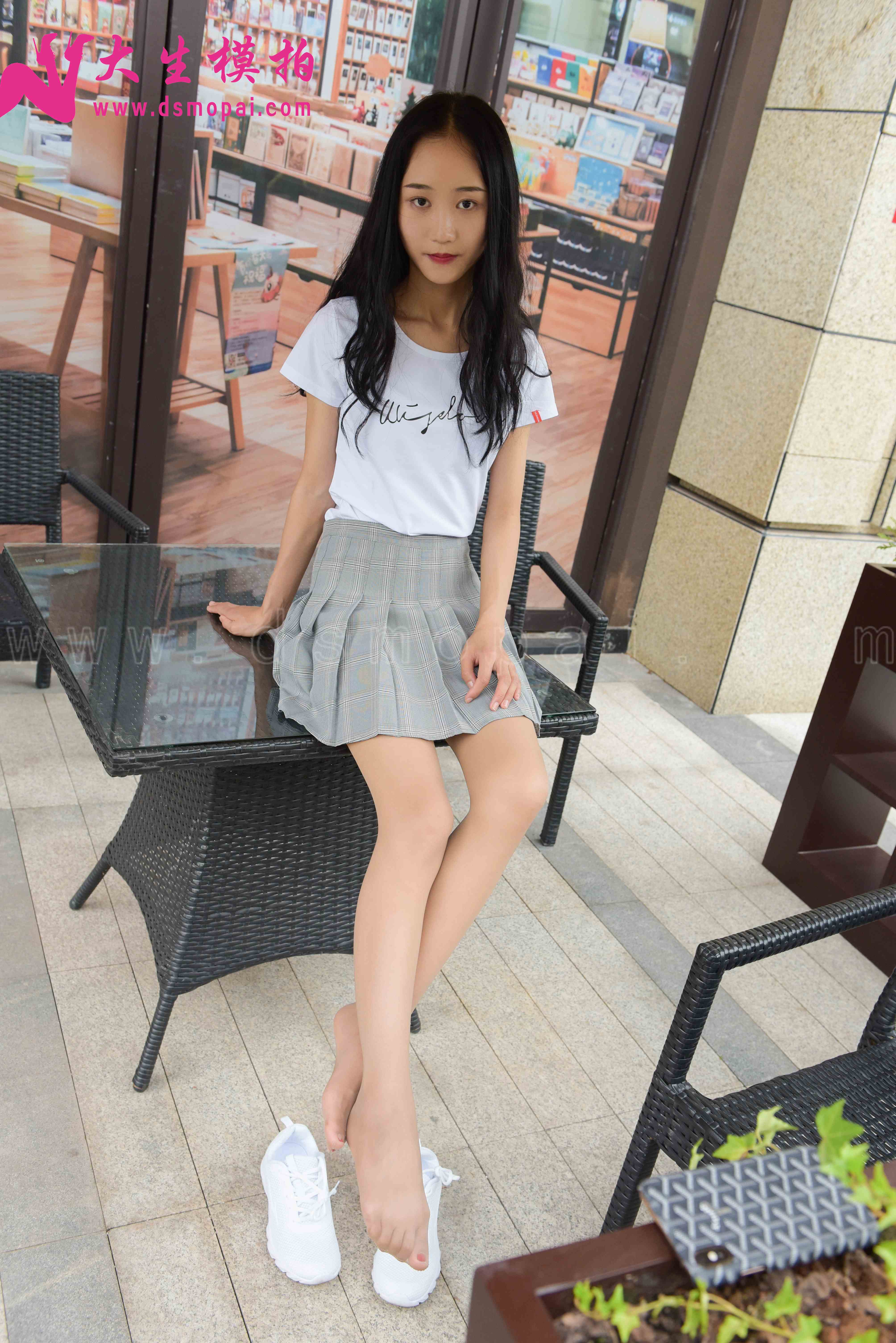 China Beauty Legs and feet 858
