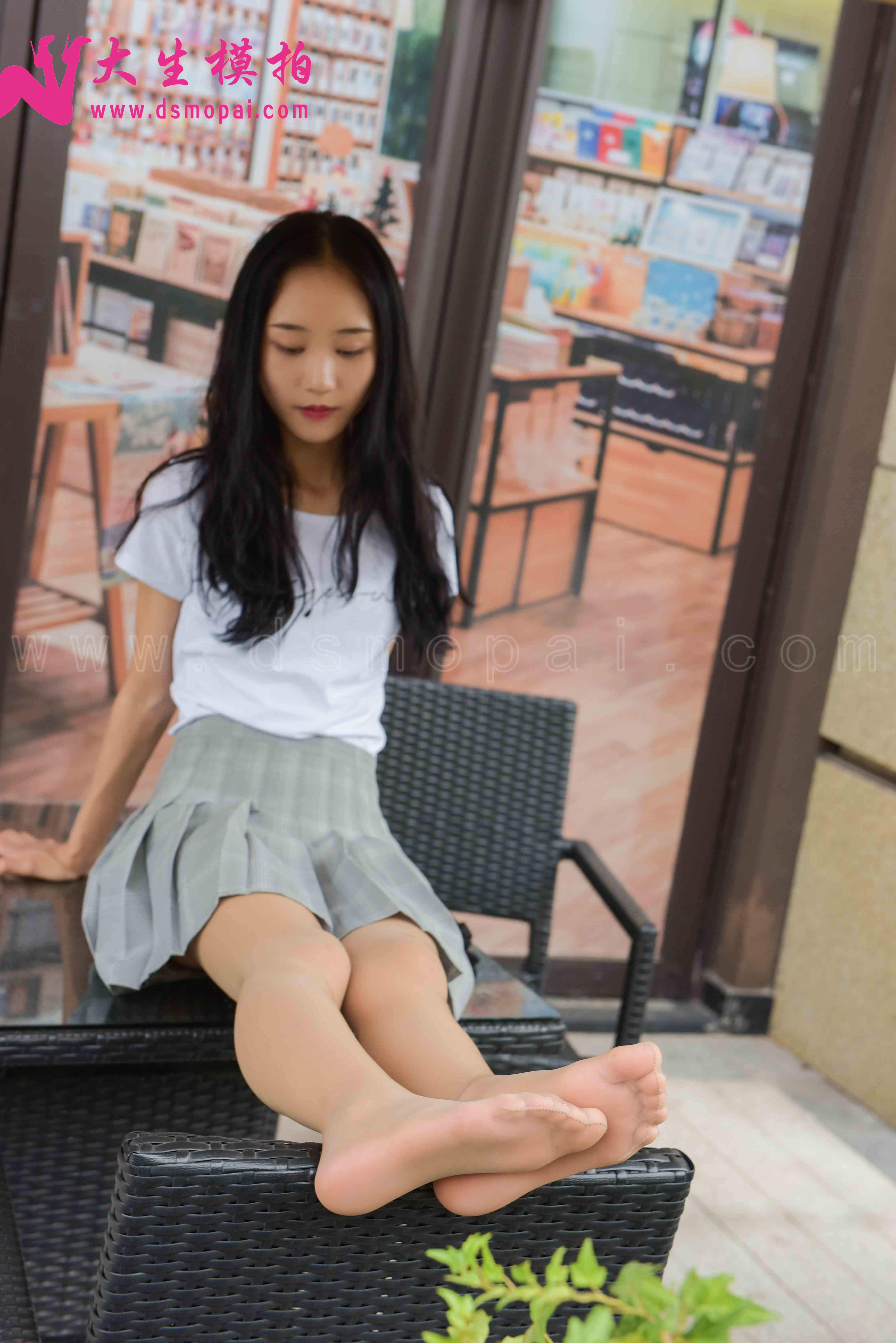 China Beauty Legs and feet 858