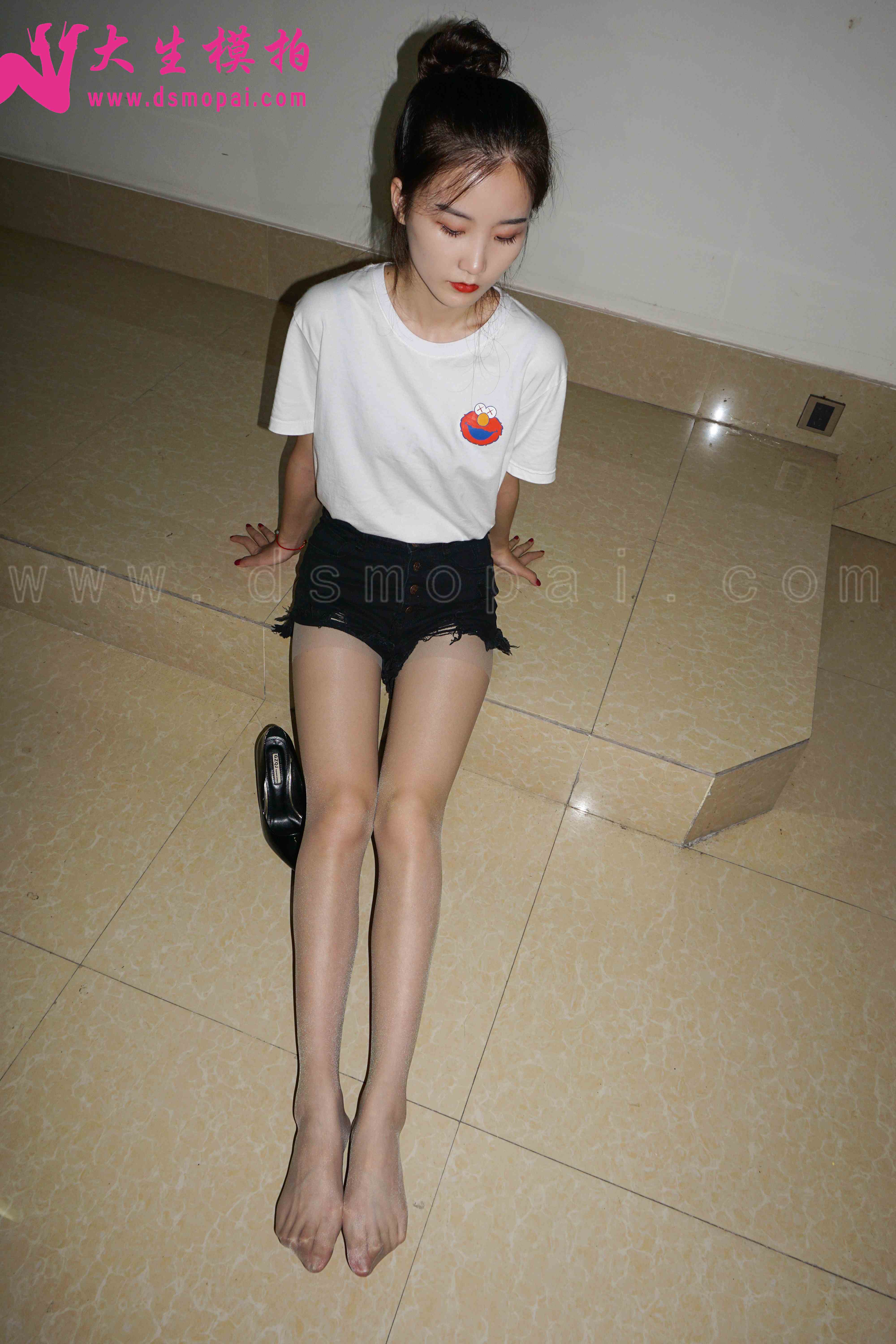 China Beauty Legs and feet 860