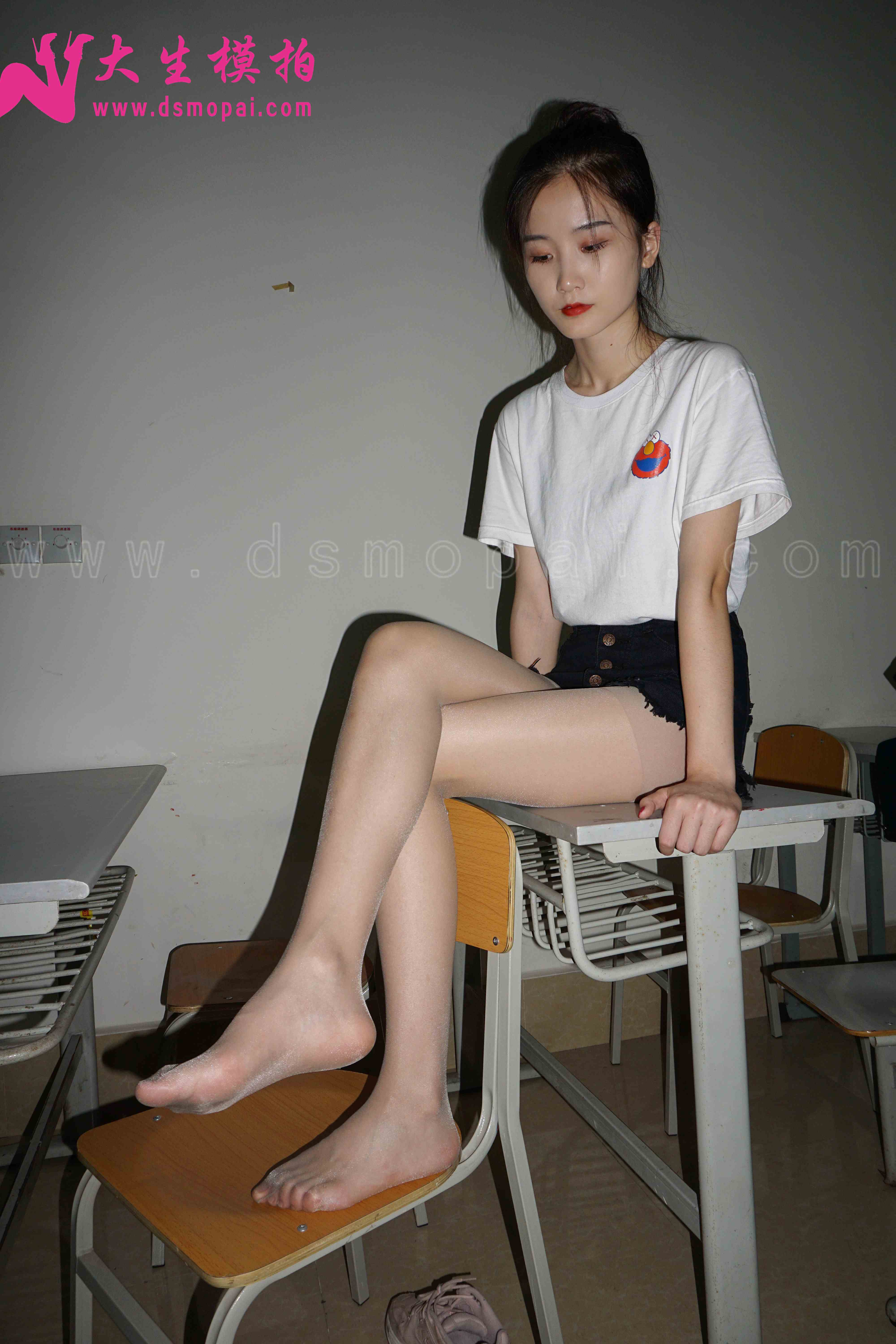 China Beauty Legs and feet 860