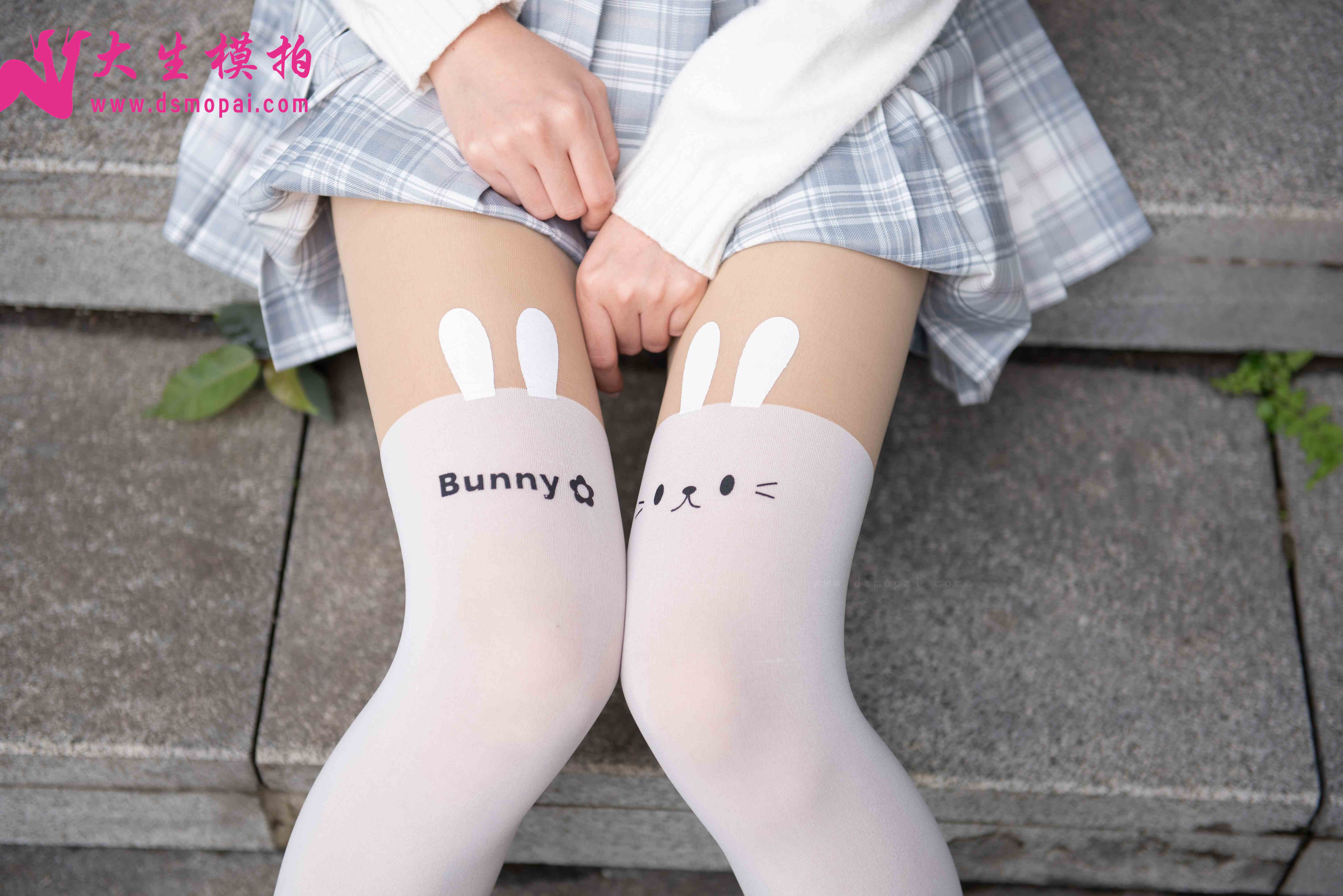 China Beauty Legs and feet 869