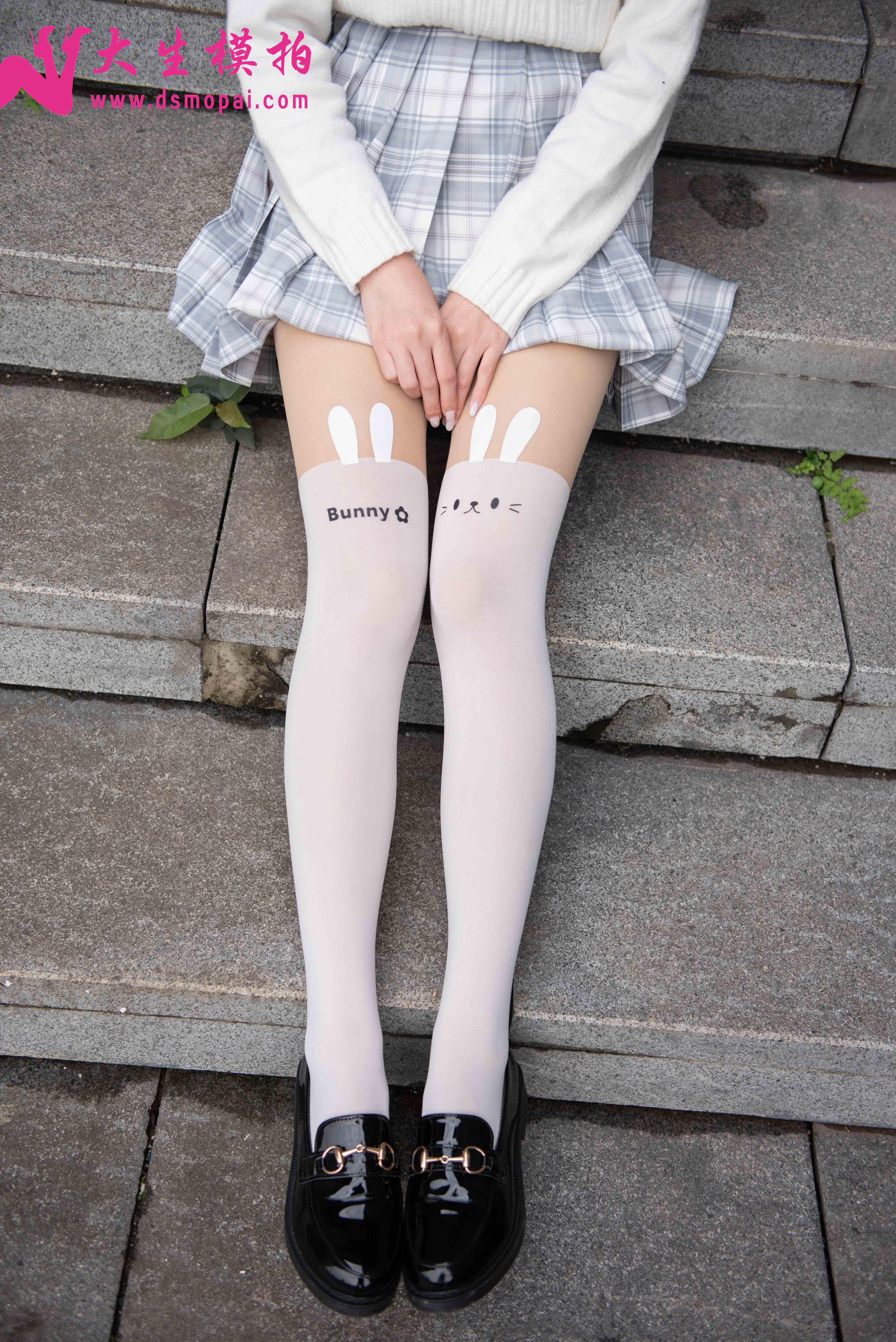 China Beauty Legs and feet 869