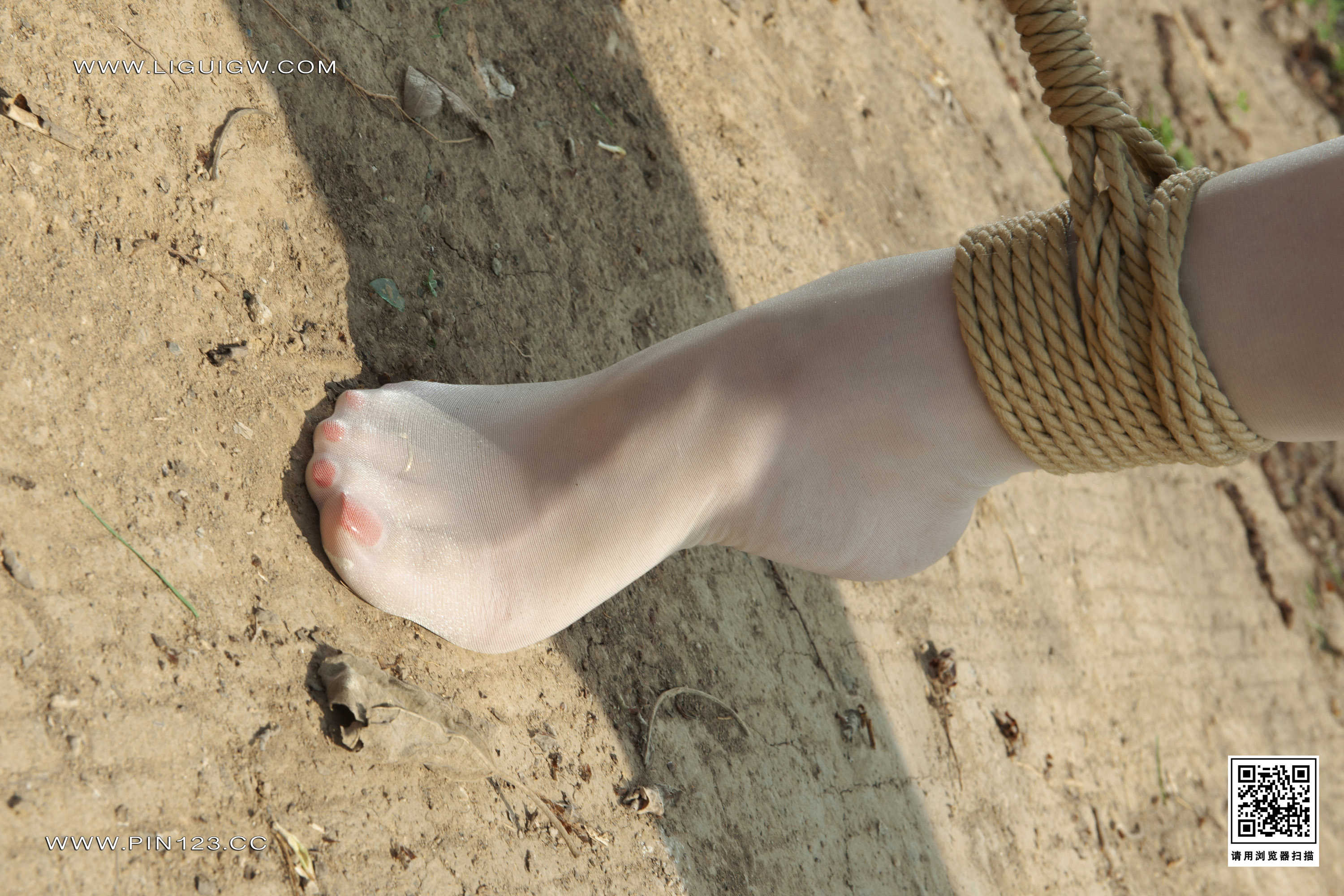 Chinese lady bondage 542-2