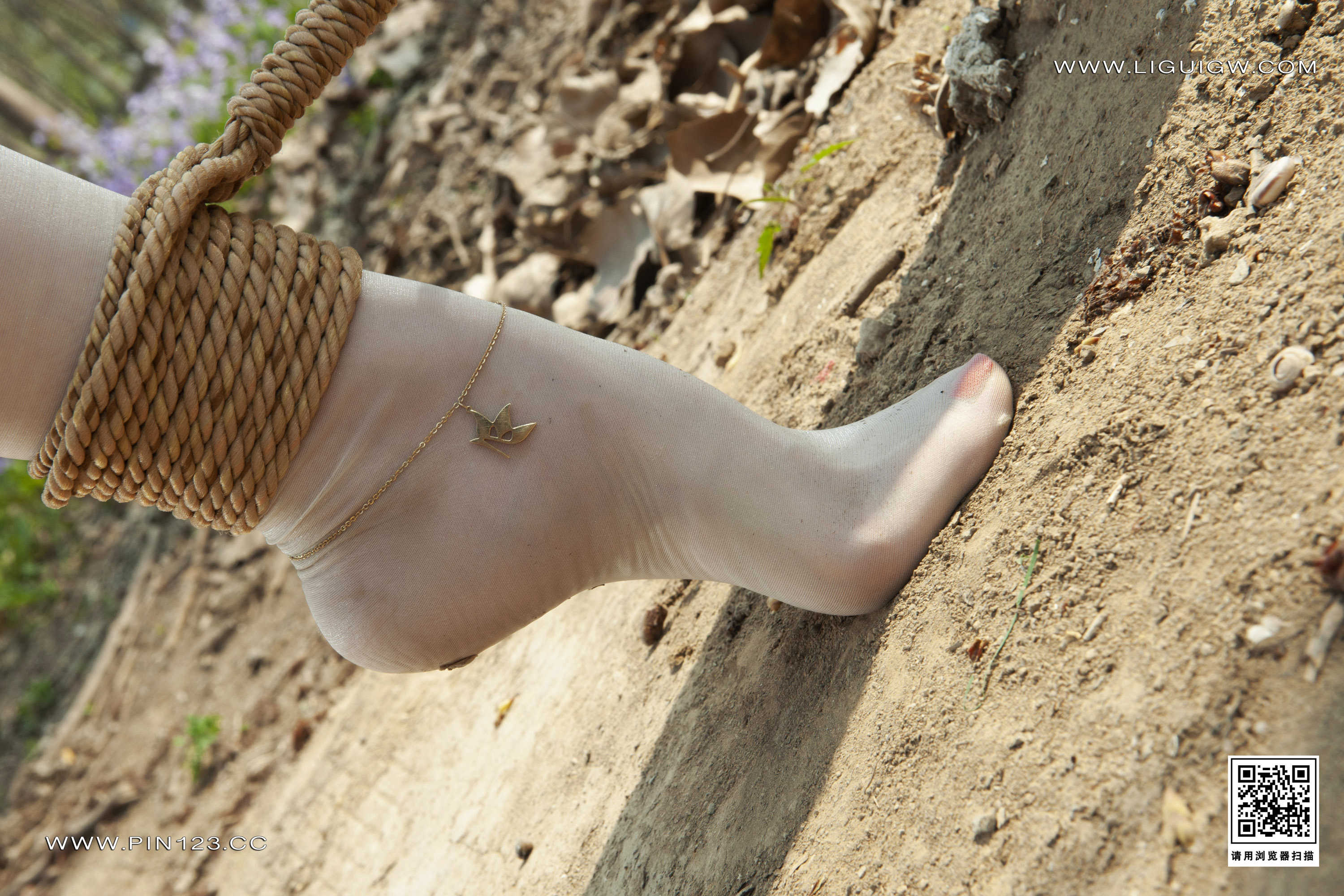 Chinese lady bondage 542-2