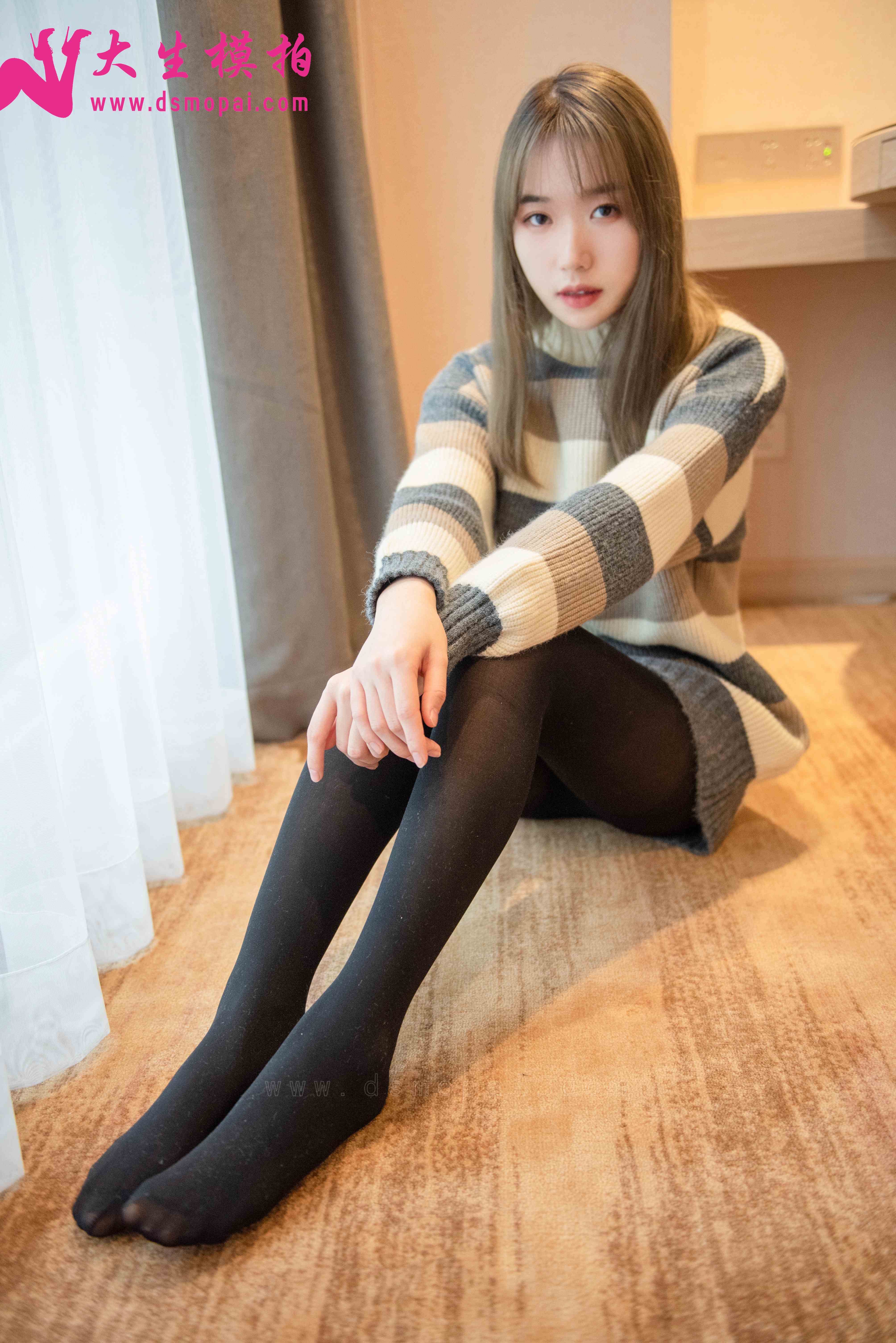 China Beauty Legs and feet 876