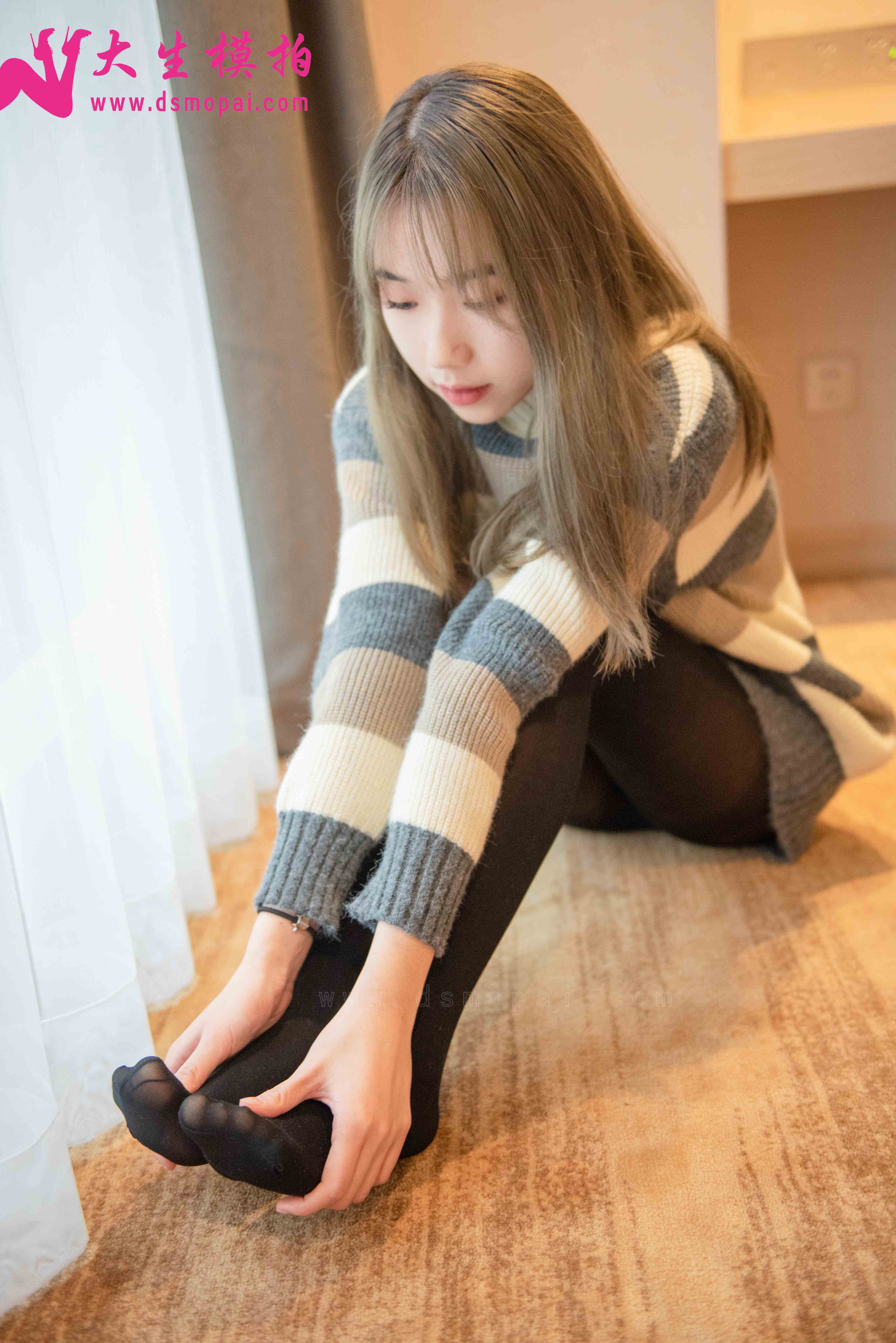 China Beauty Legs and feet 876