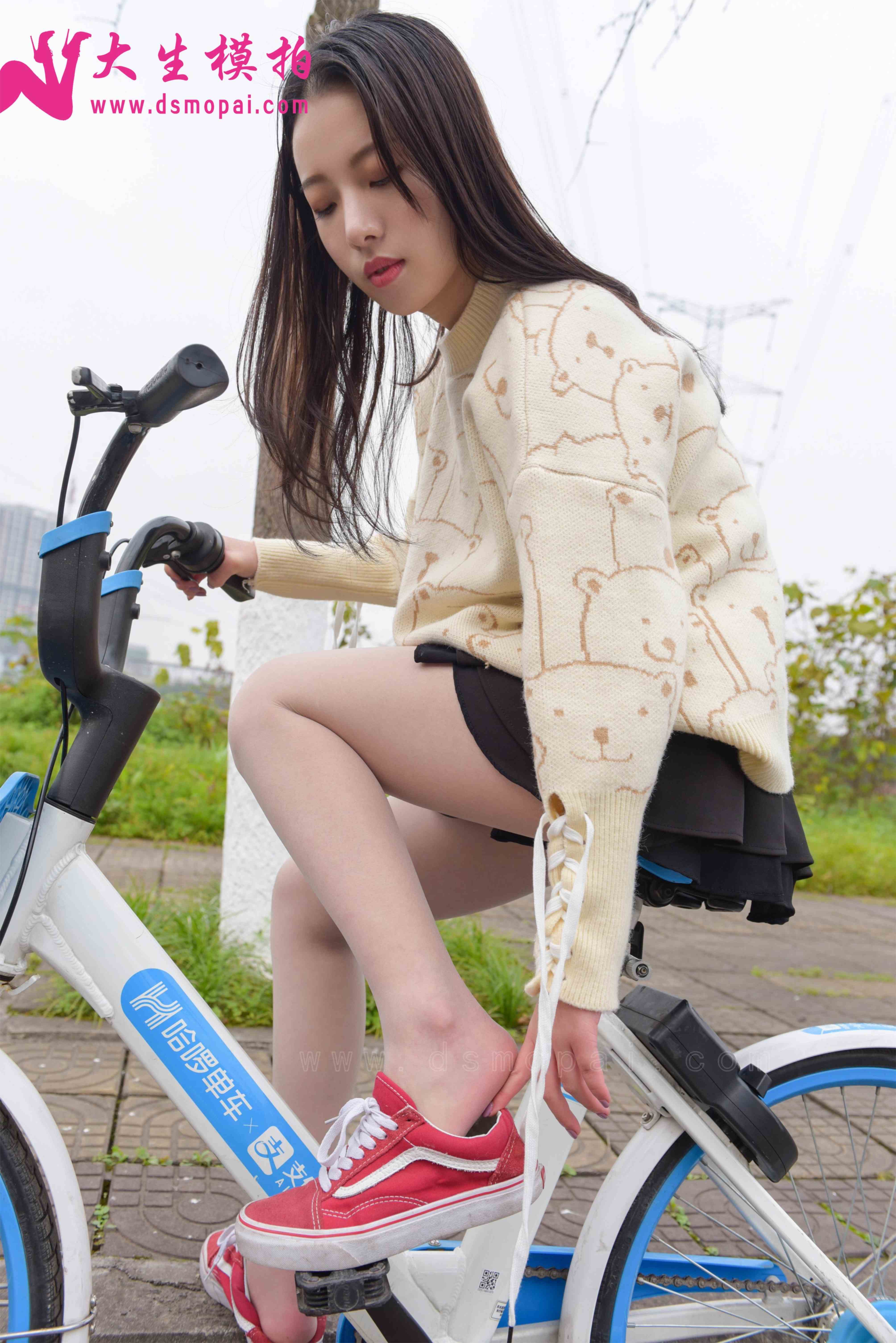 China Beauty Legs and feet 881