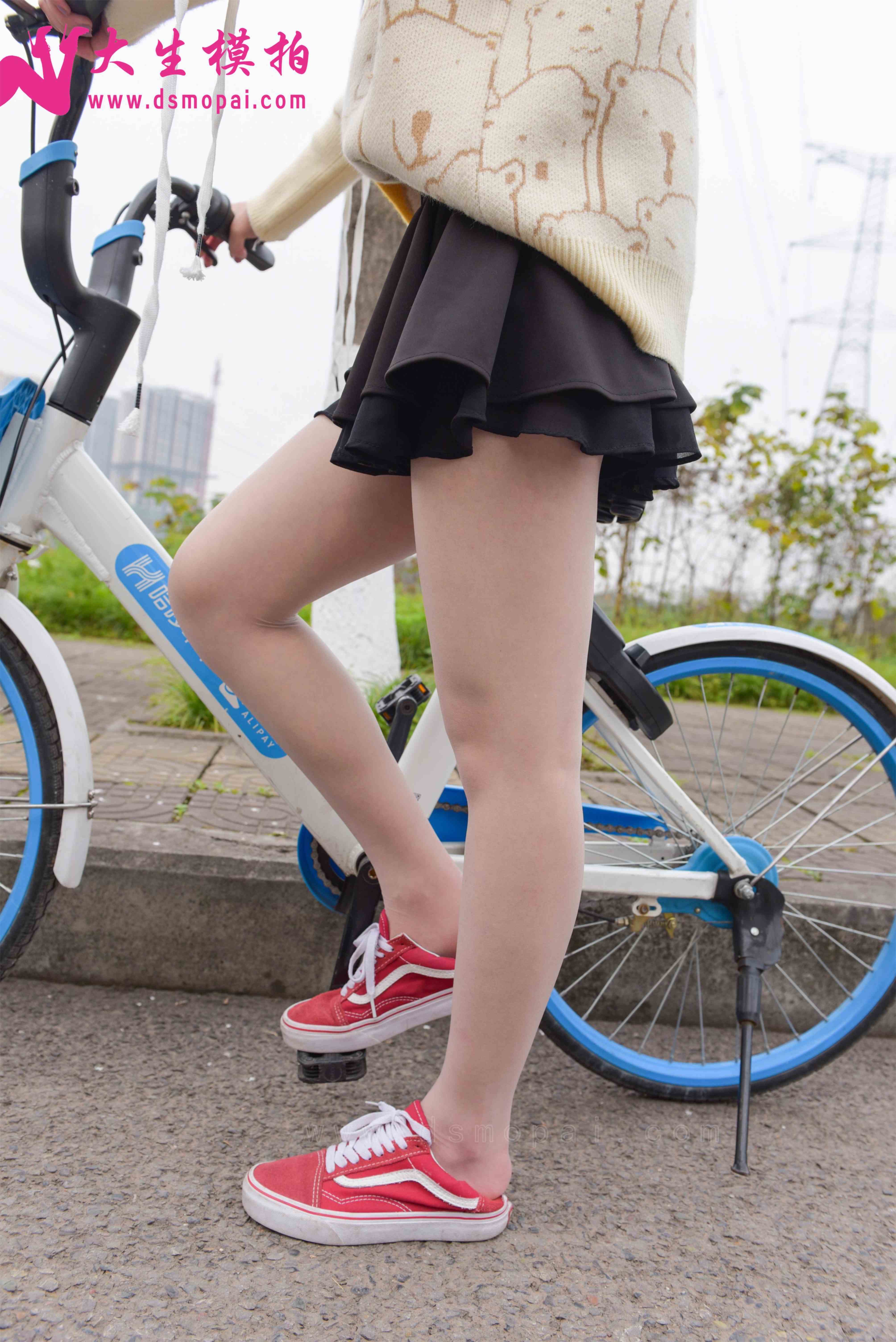 China Beauty Legs and feet 881