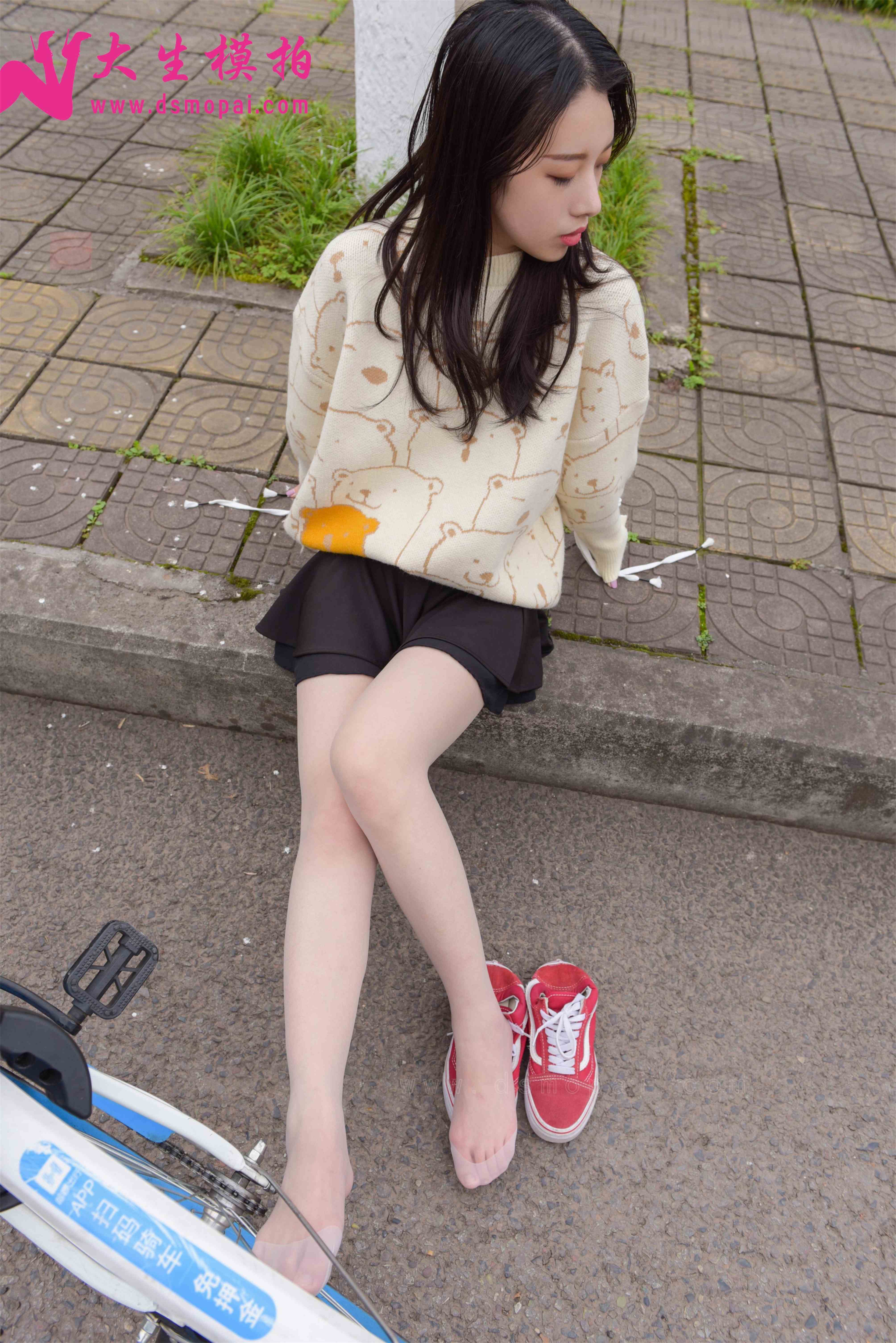 China Beauty Legs and feet 881
