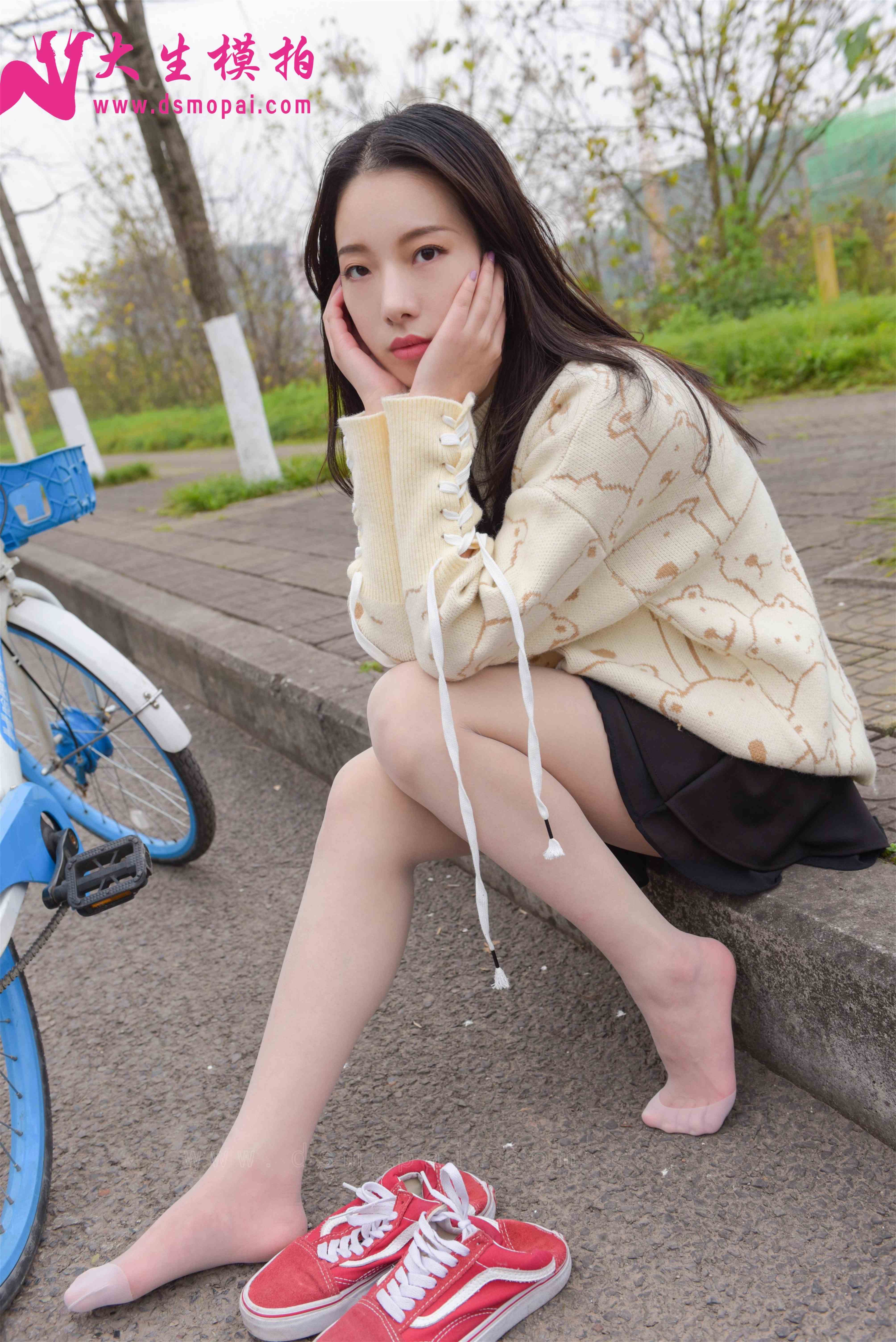 China Beauty Legs and feet 881