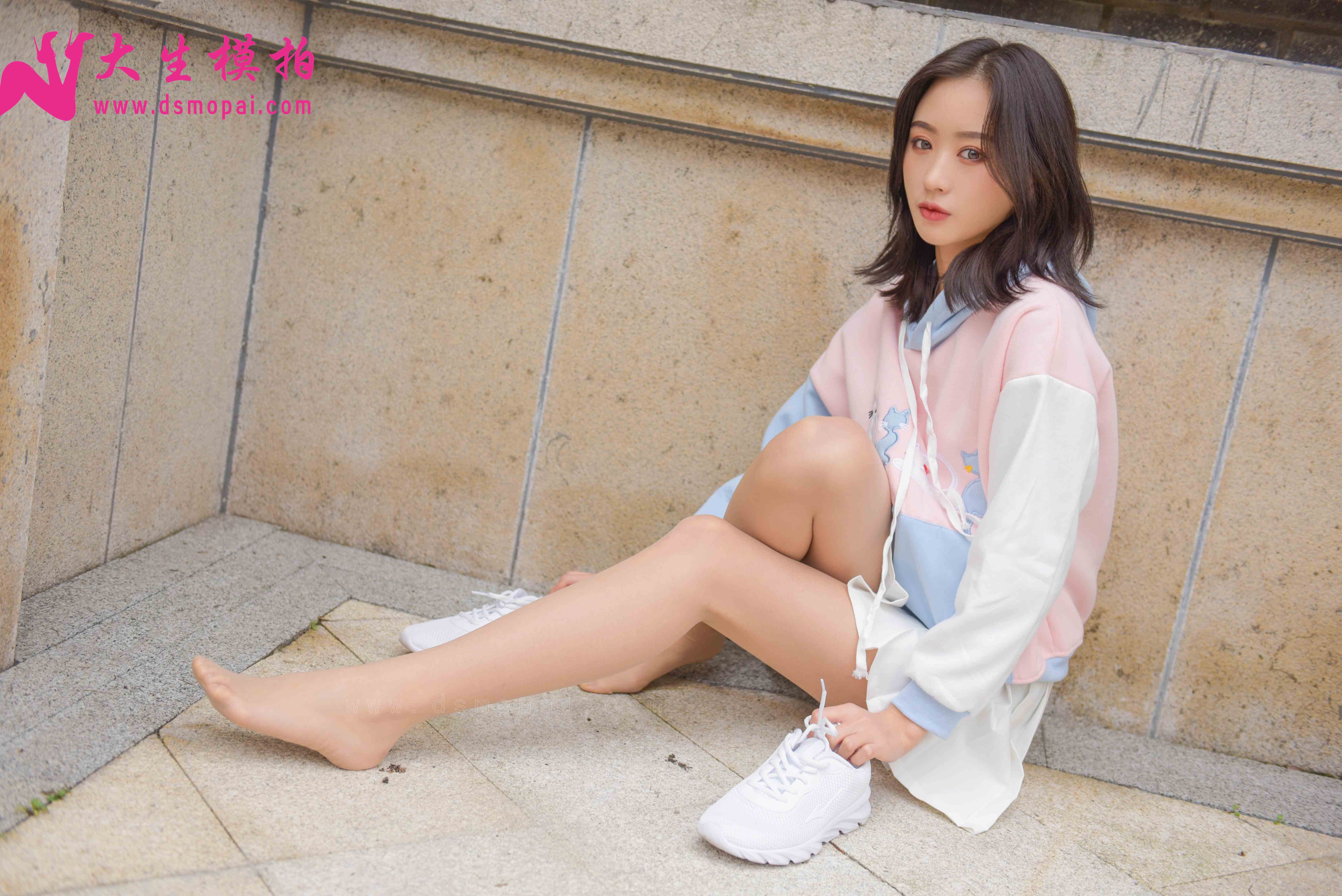 China Beauty Legs and feet 885