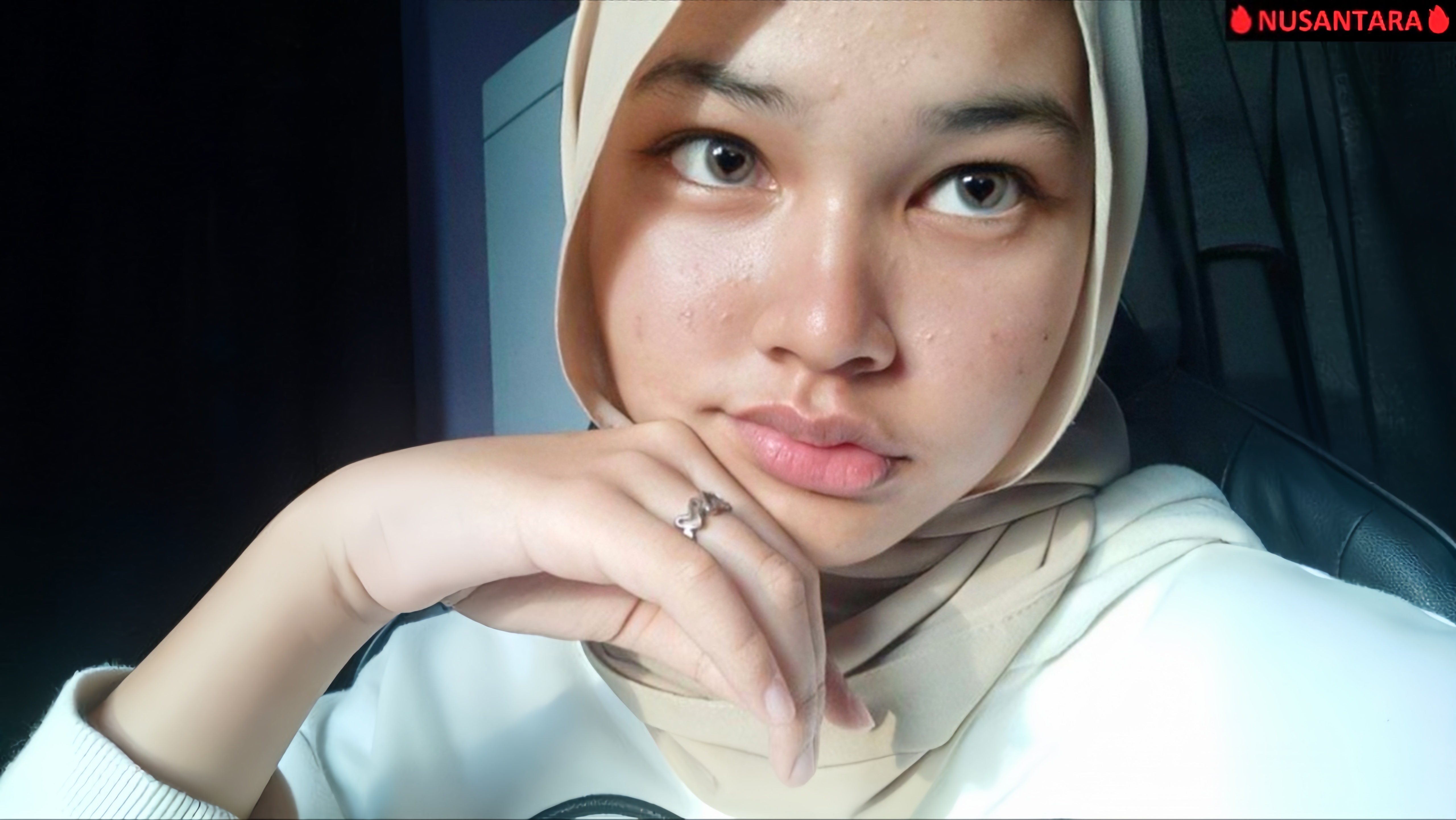 Cewek jilbab pamer toket