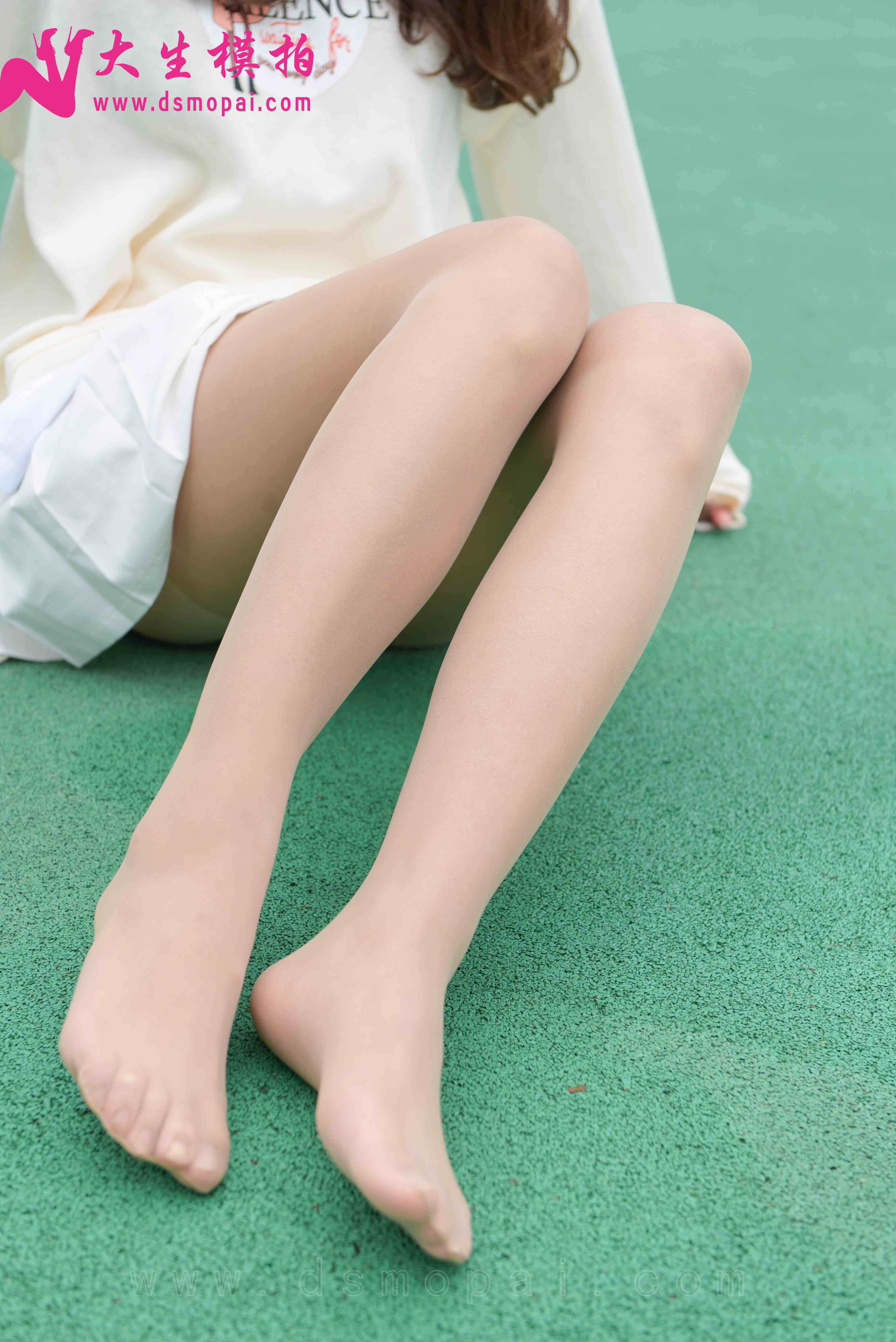 China Beauty Legs and feet 886