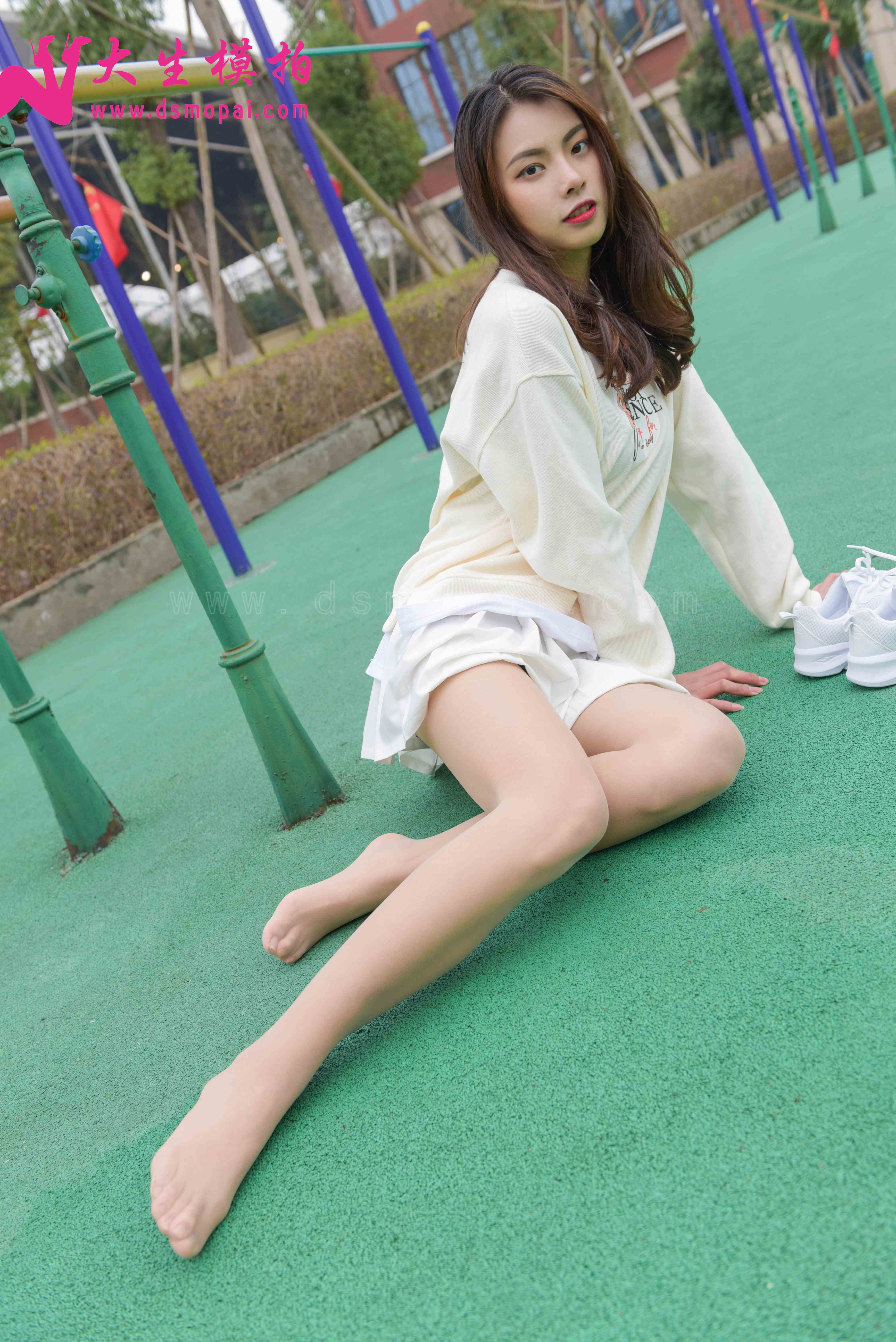 China Beauty Legs and feet 886