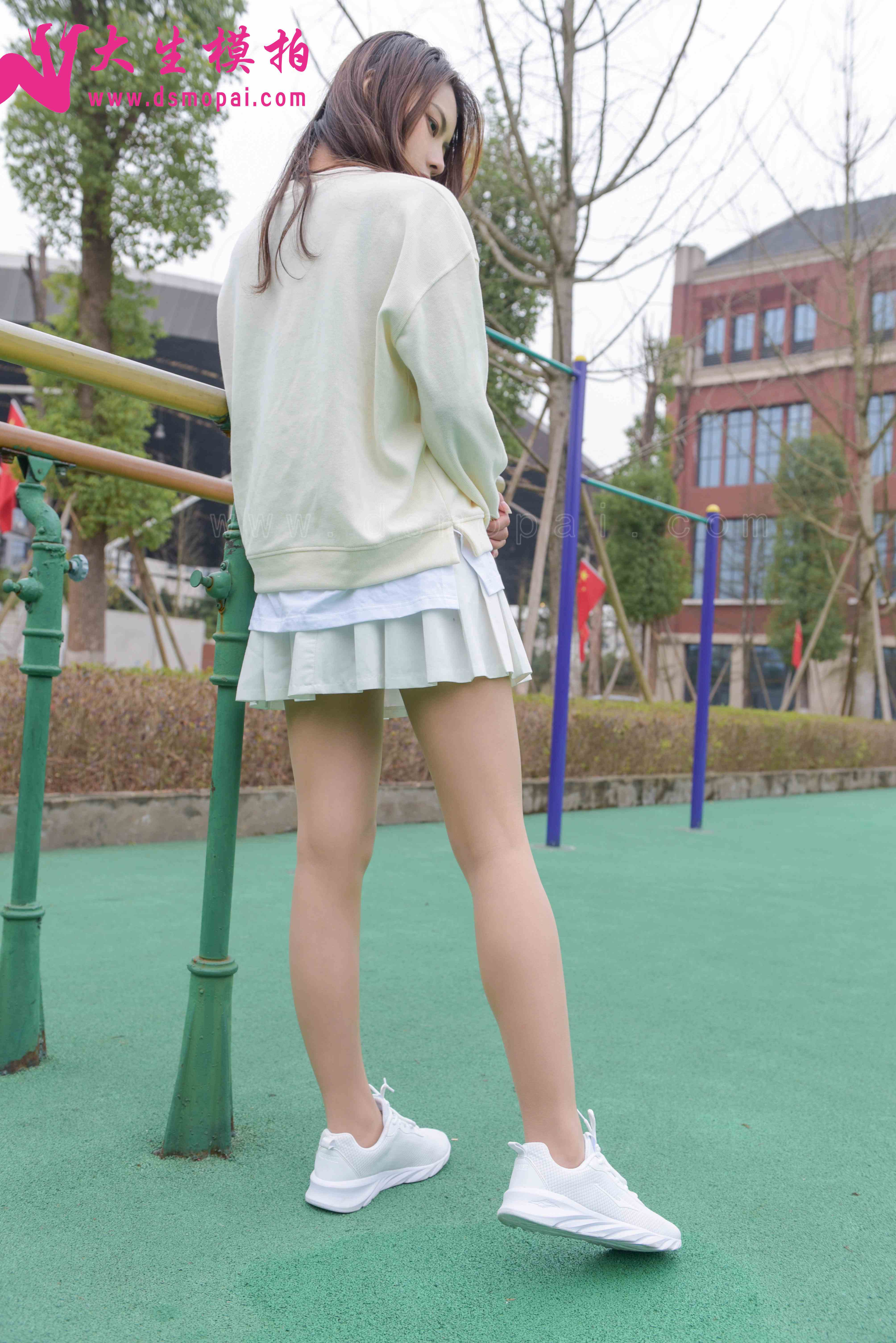 China Beauty Legs and feet 886