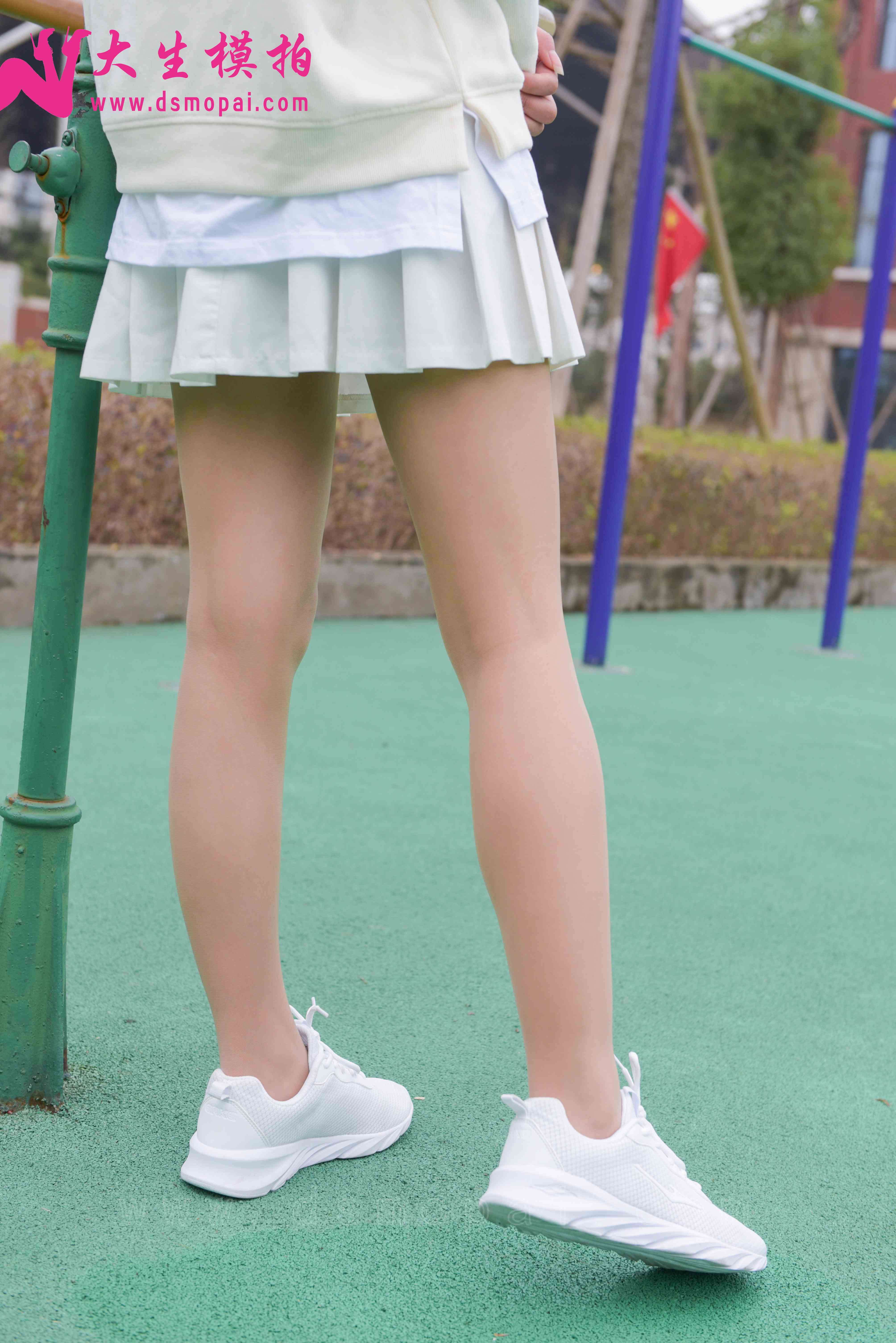 China Beauty Legs and feet 886