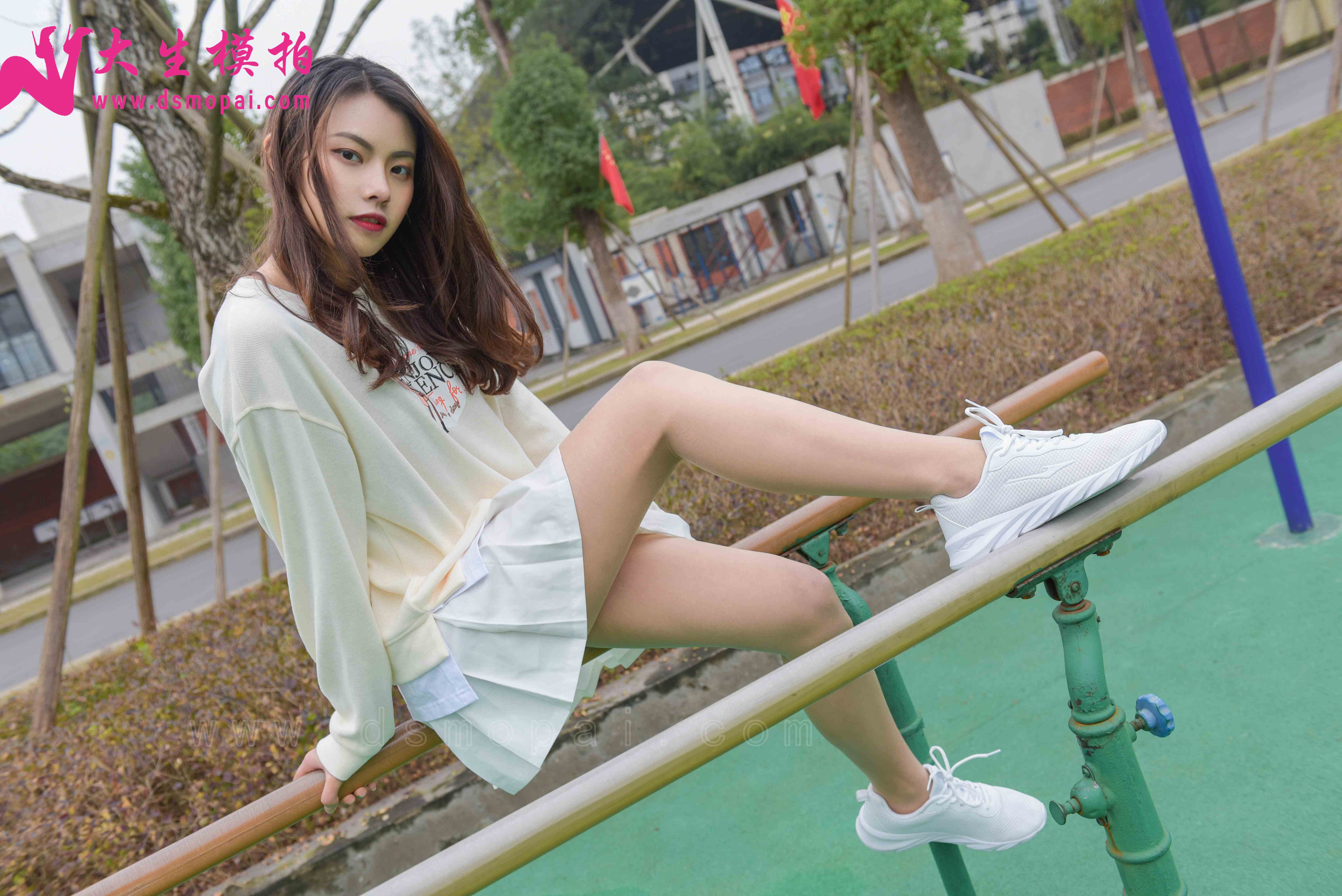 China Beauty Legs and feet 886