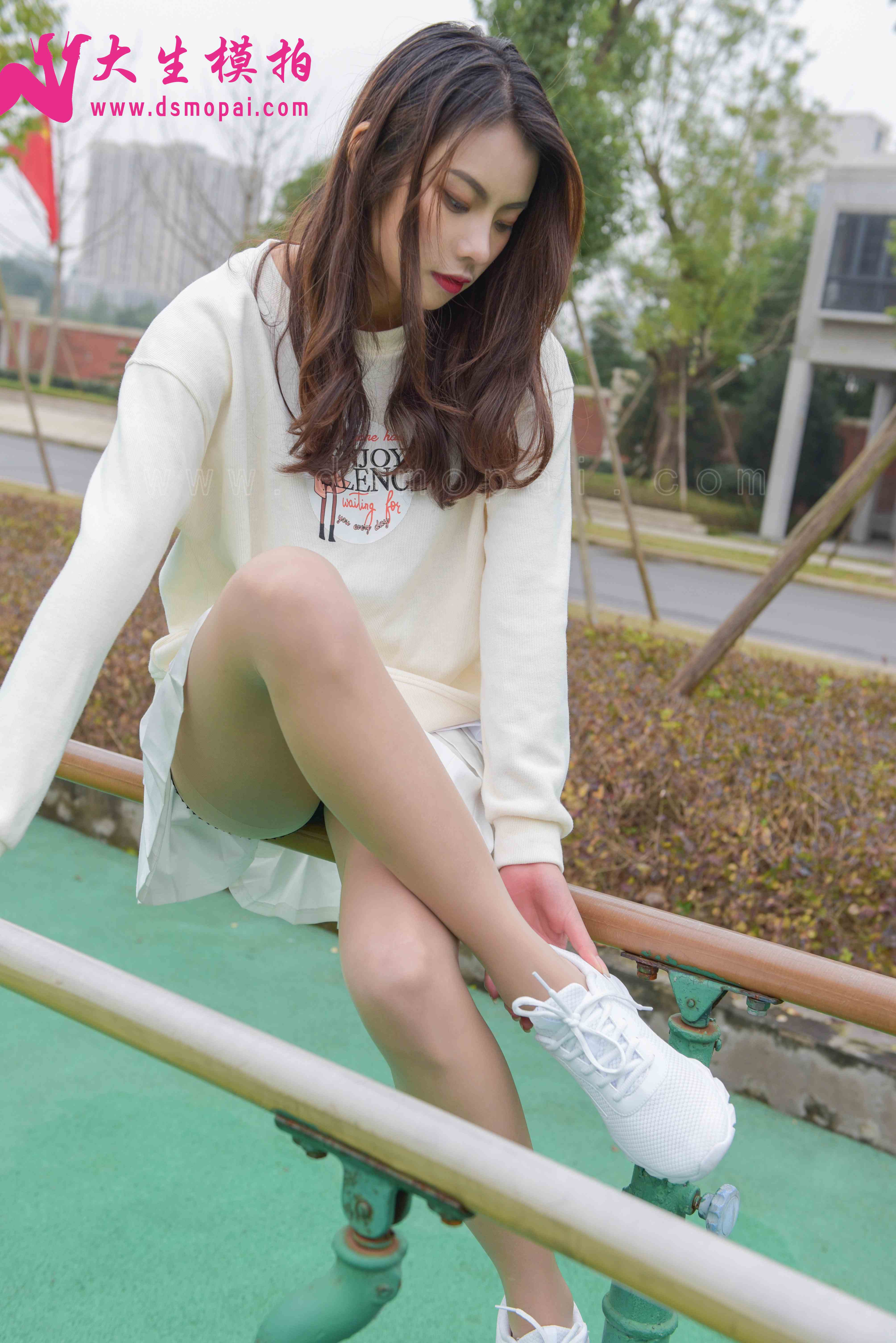 China Beauty Legs and feet 886