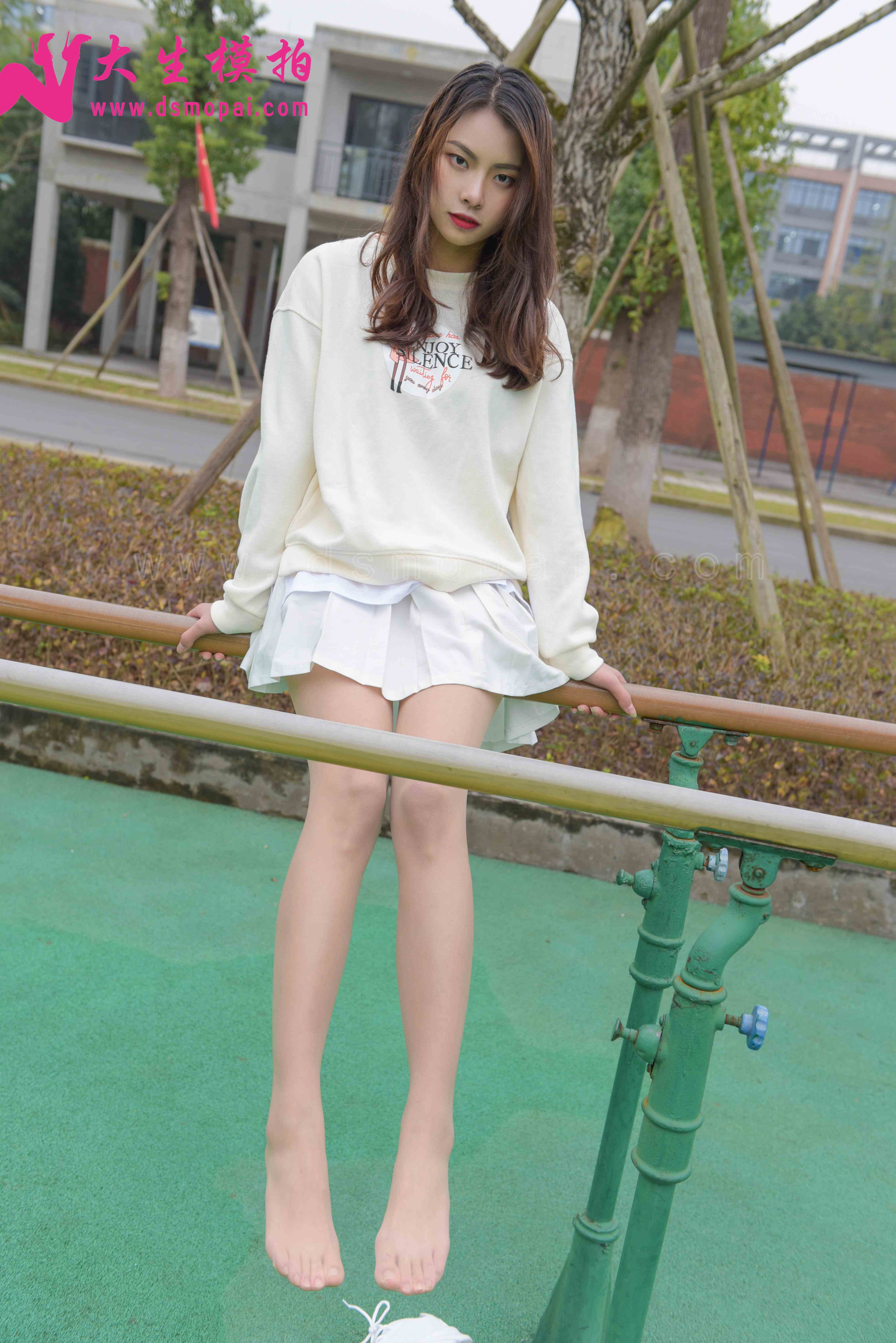 China Beauty Legs and feet 886