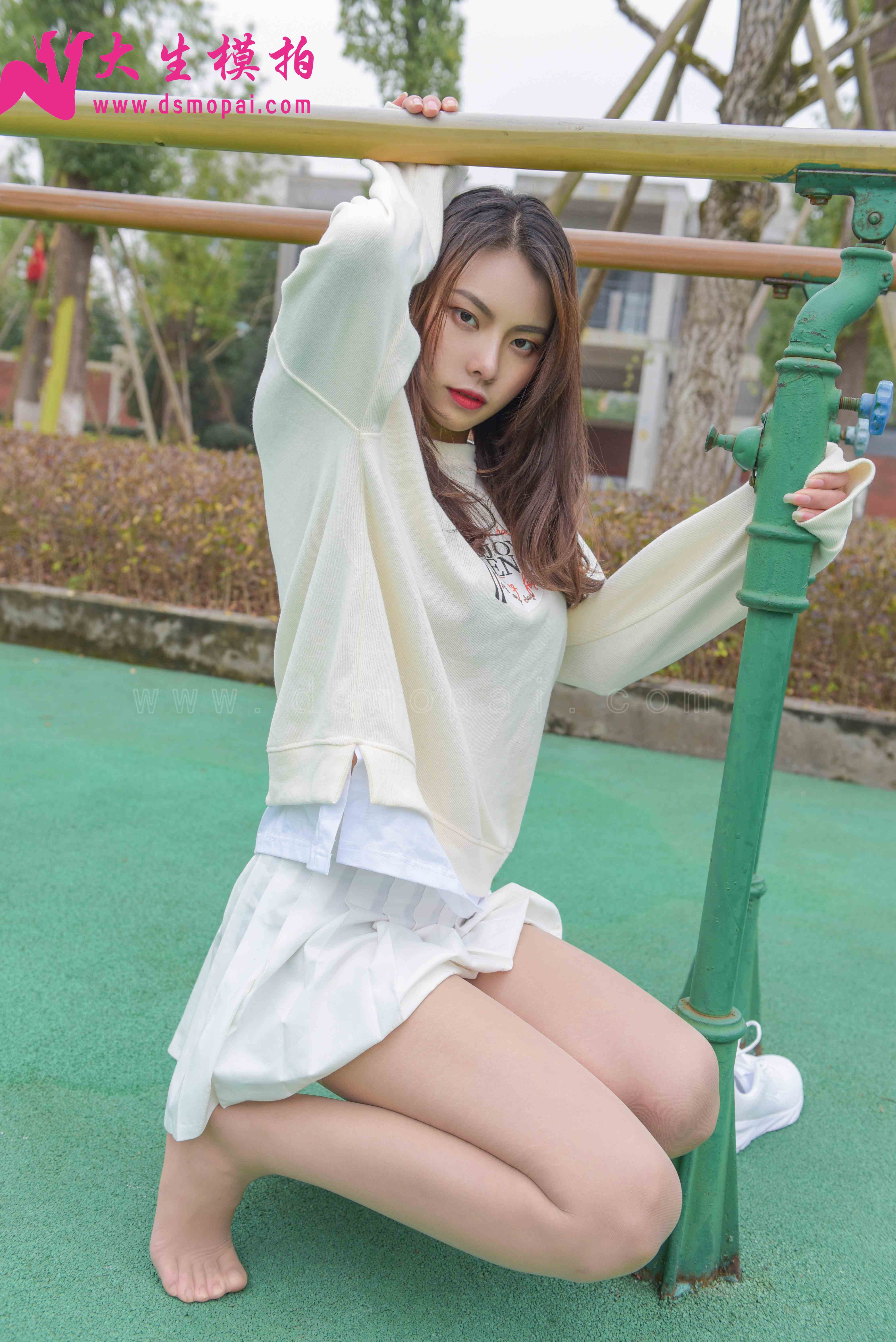 China Beauty Legs and feet 886