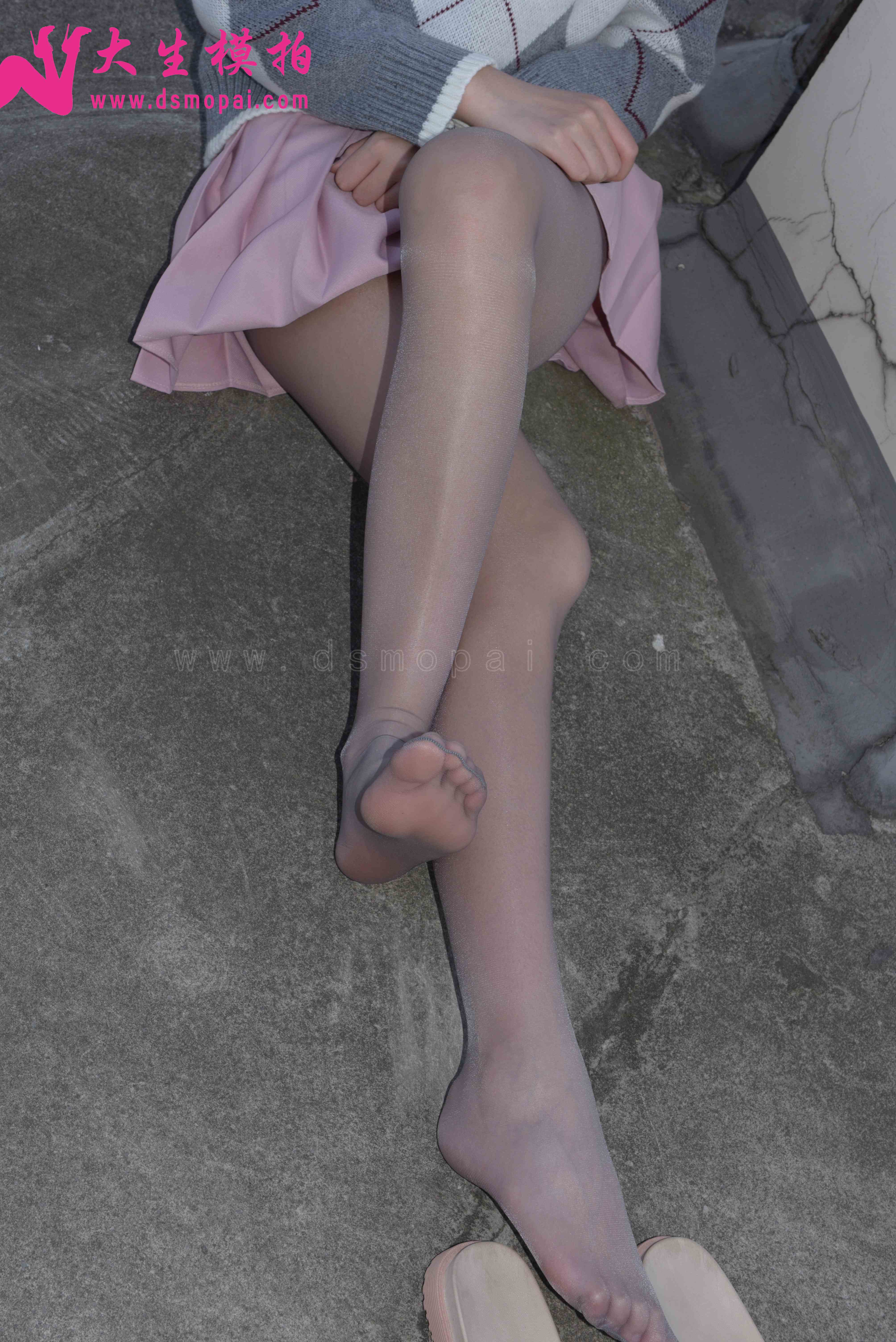 China Beauty Legs and feet 891