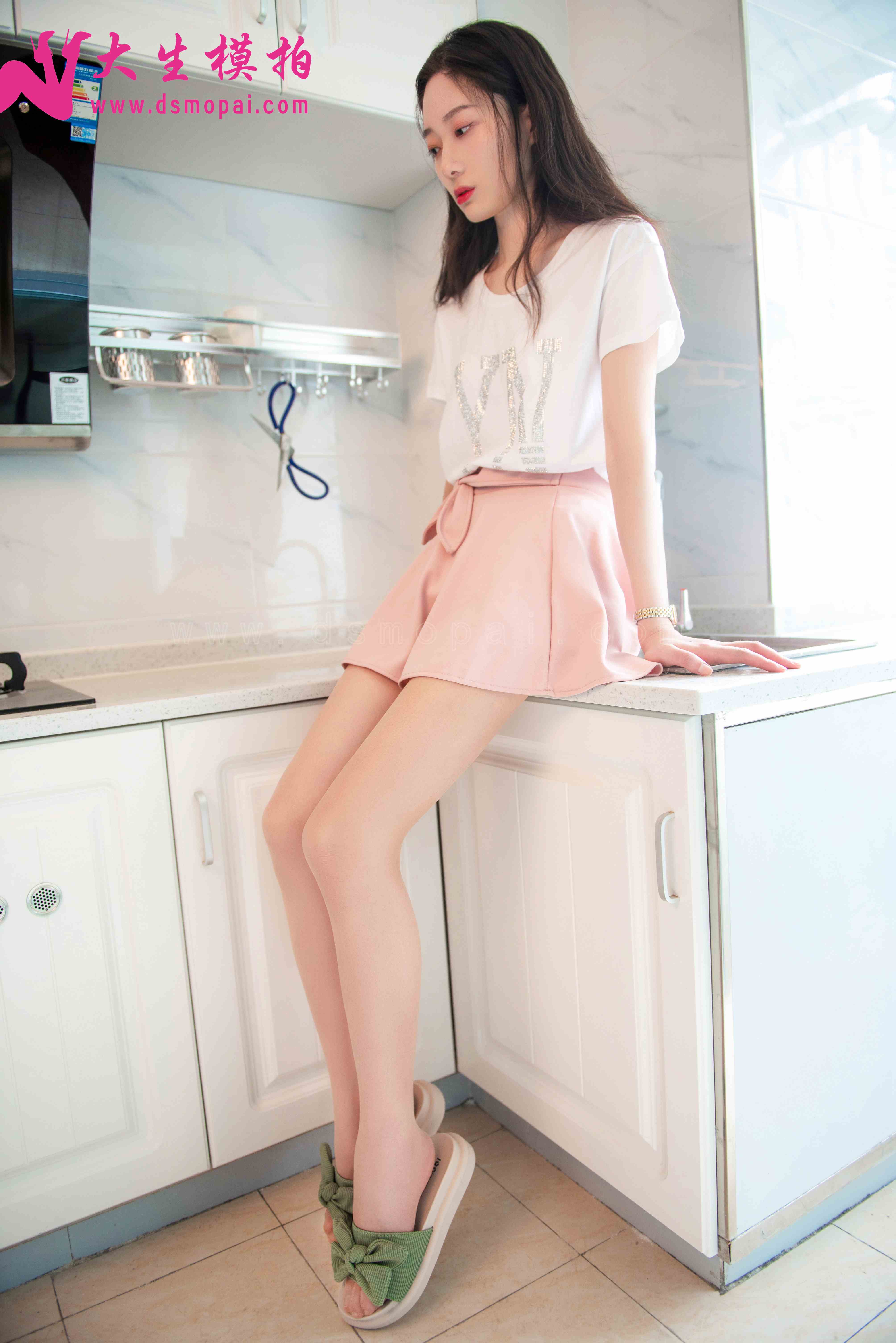 China Beauty Legs and feet 892