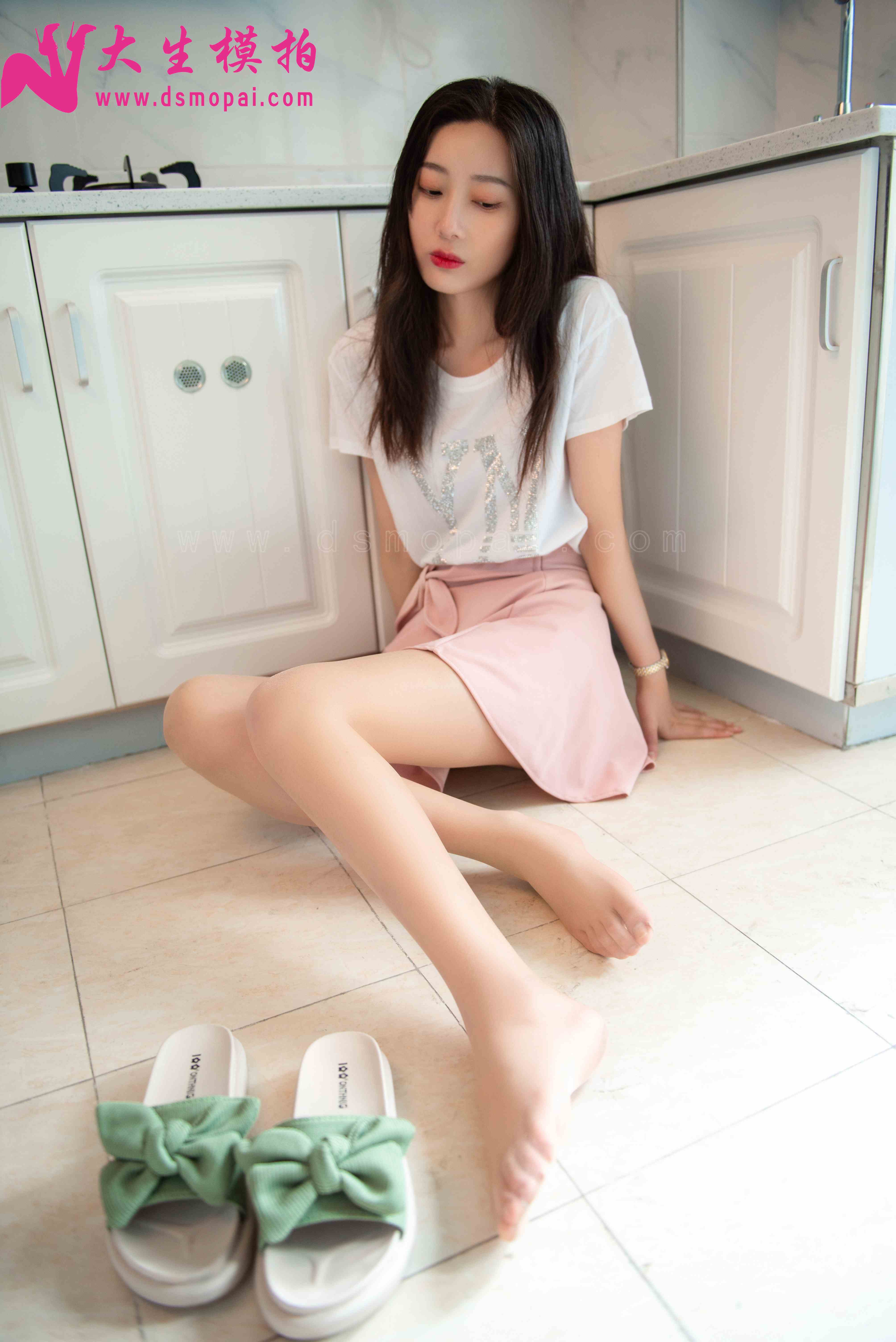 China Beauty Legs and feet 892