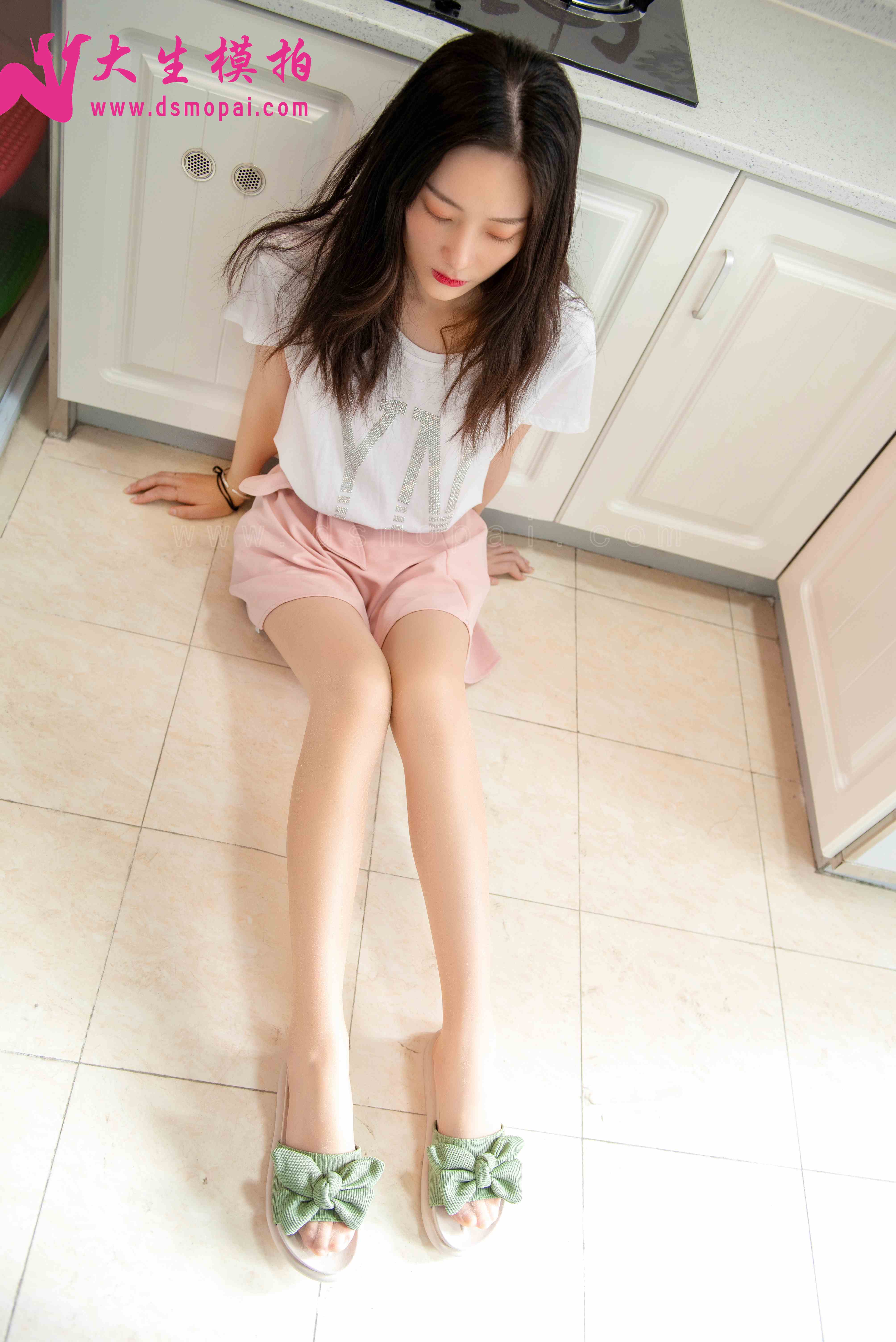 China Beauty Legs and feet 892