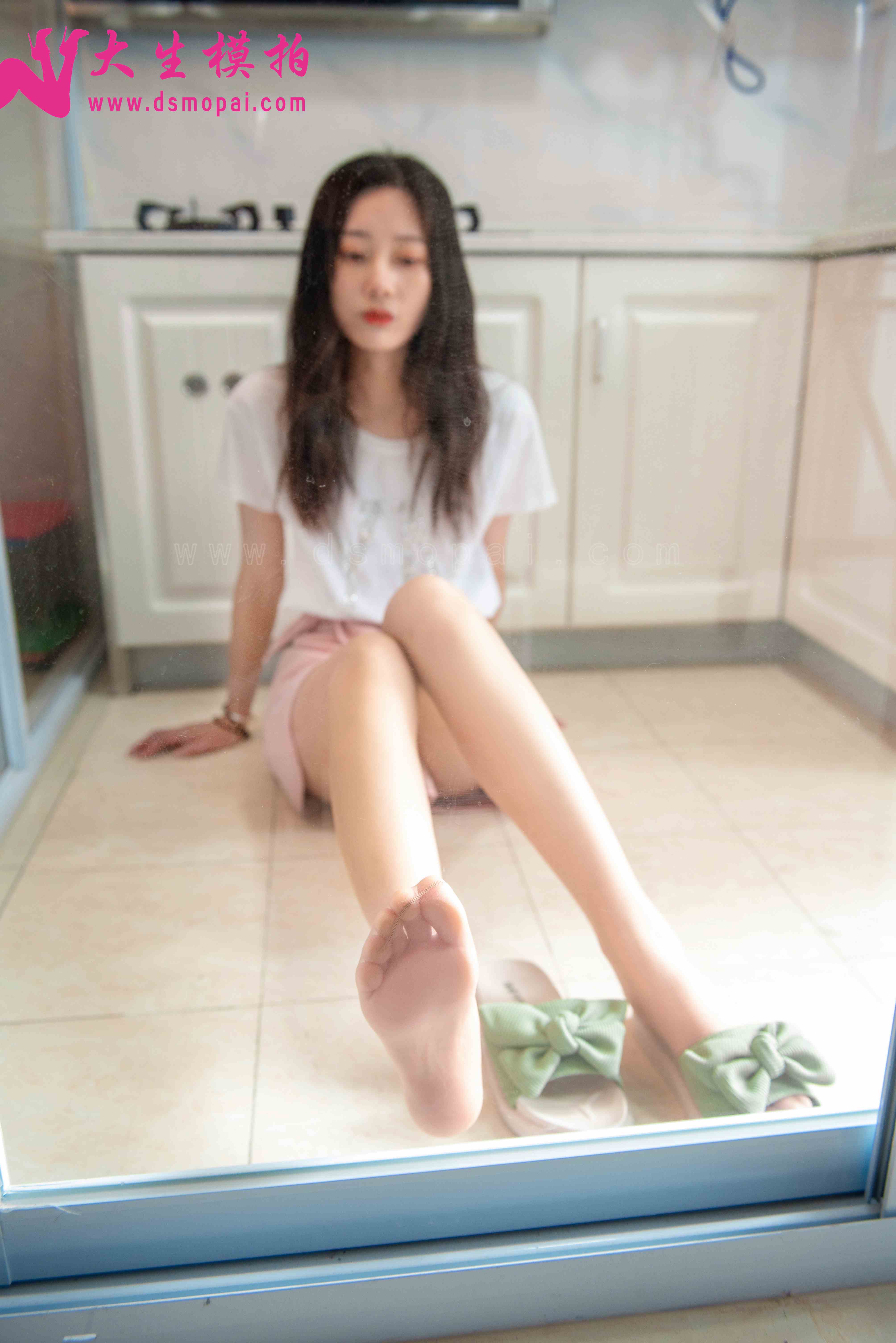 China Beauty Legs and feet 892