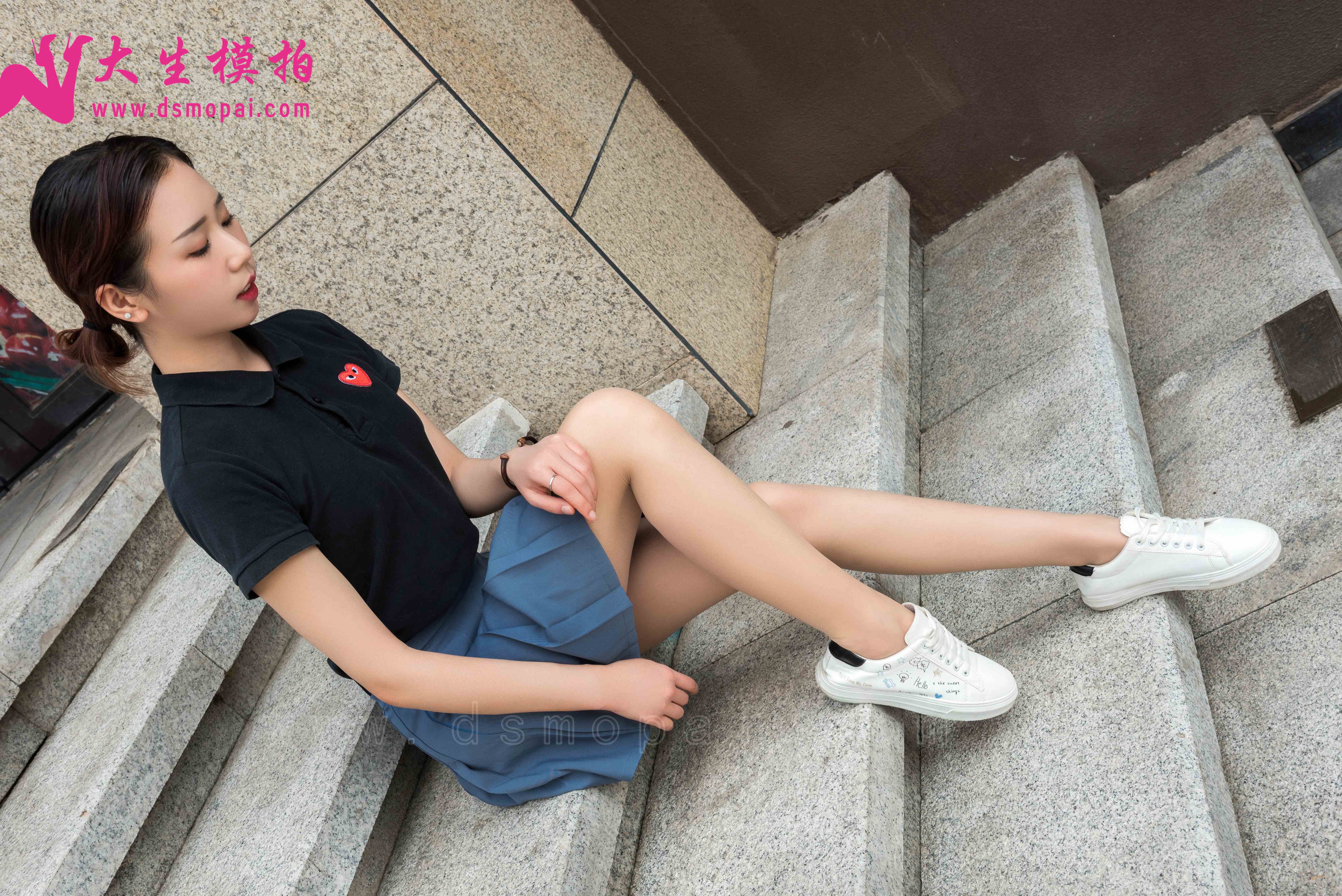 China Beauty Legs and feet 893