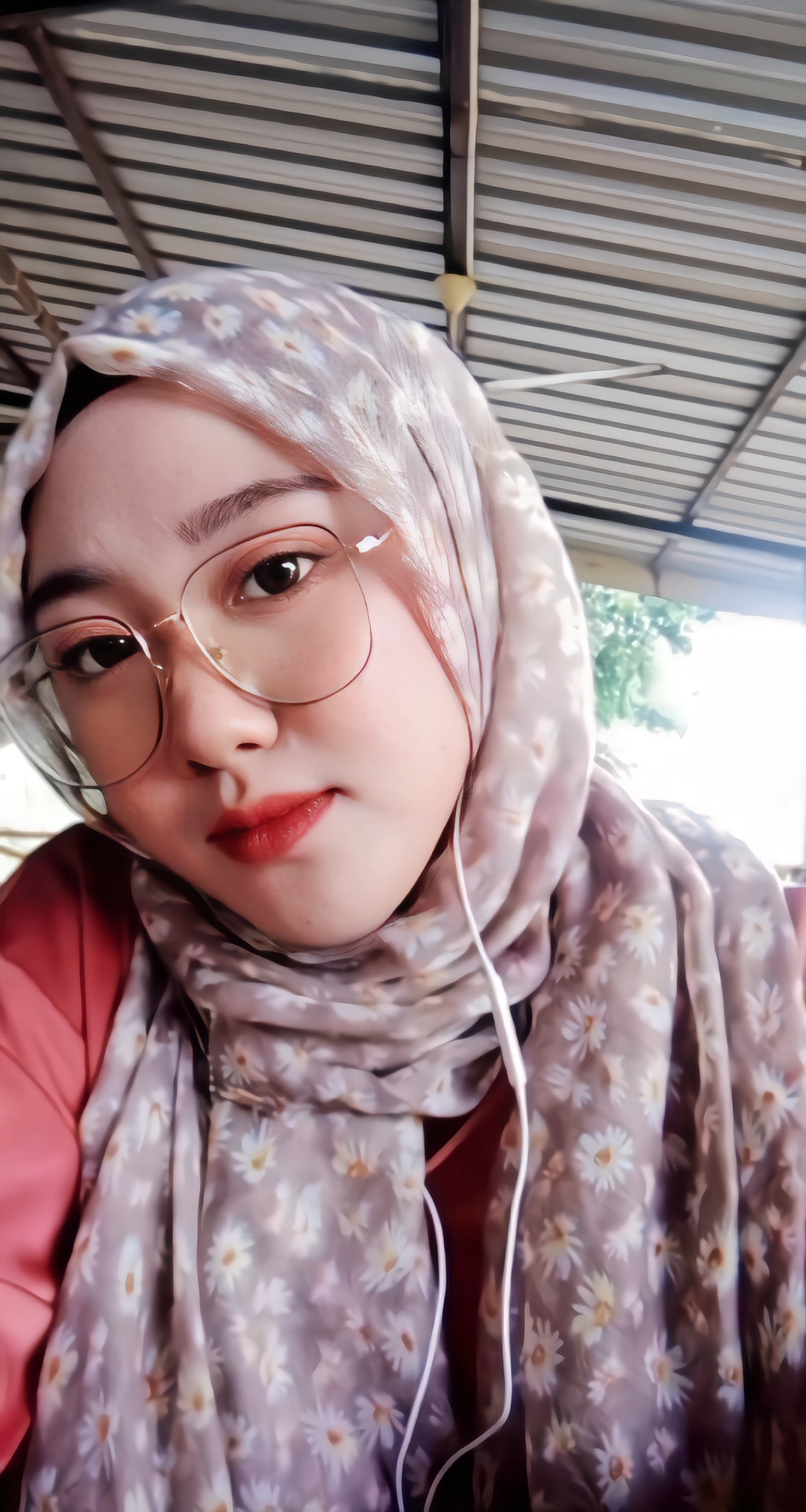 Cewek cakep suka pamer tetek