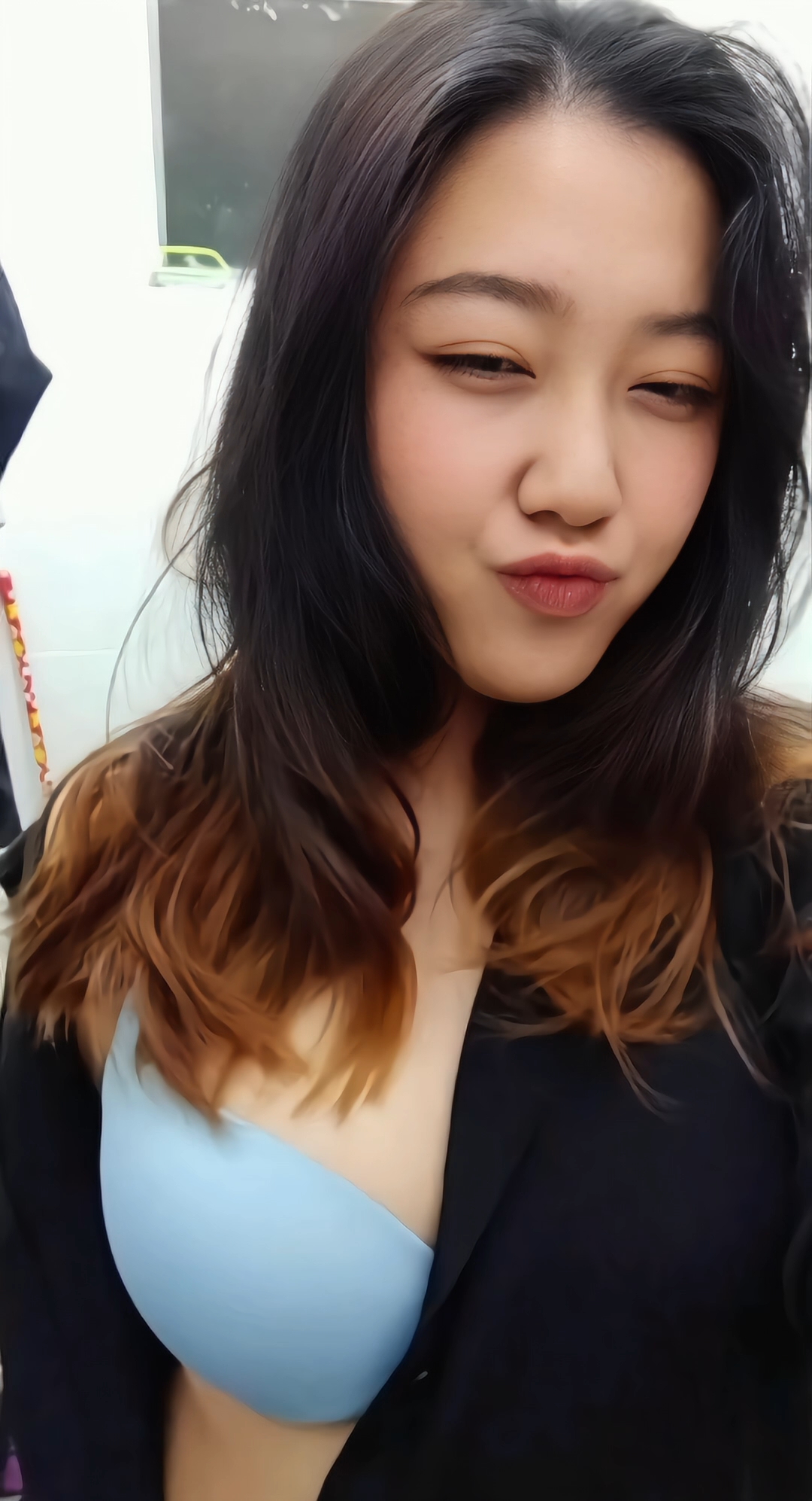 Cewek cakep suka pamer tetek