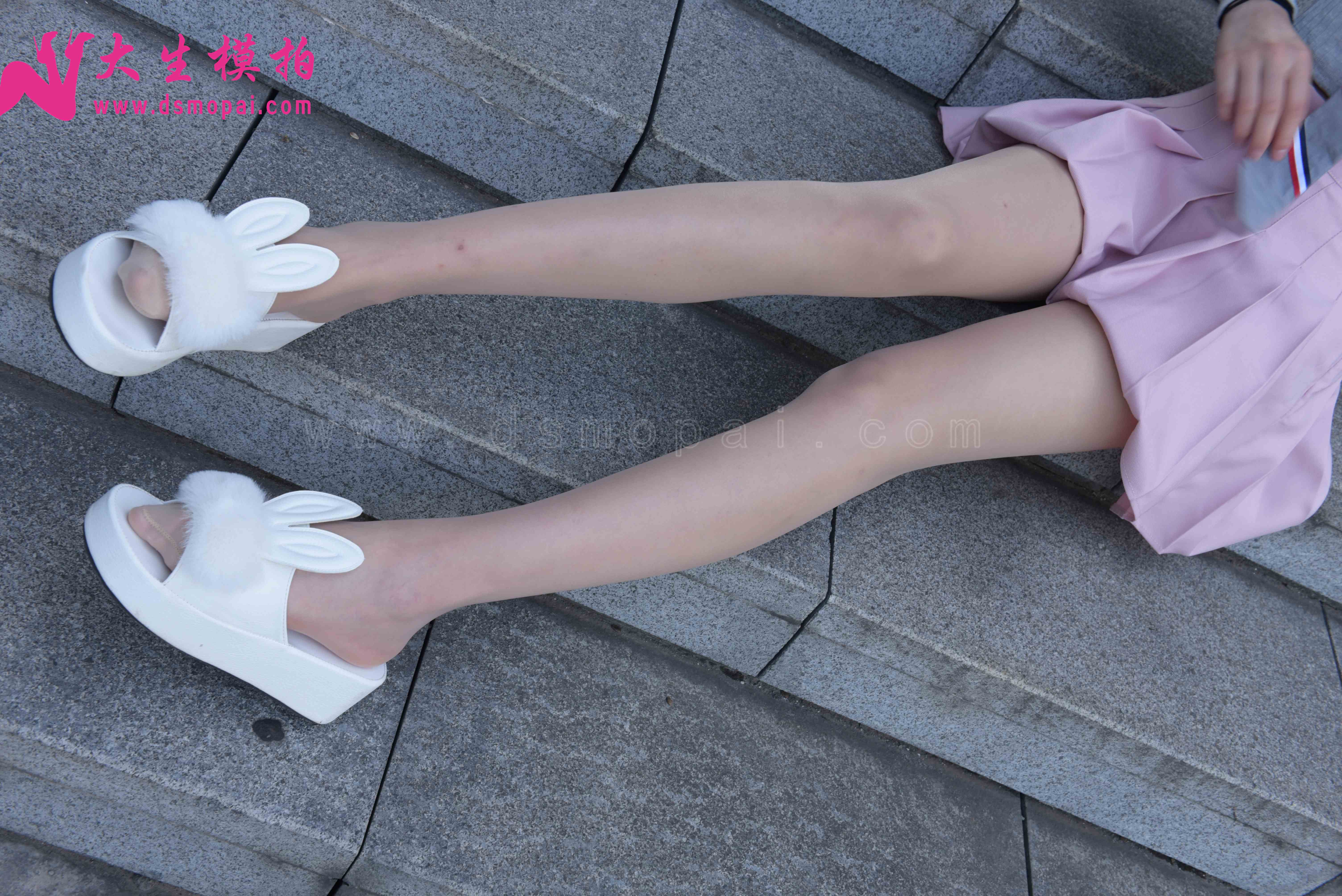 China Beauty Legs and feet 900