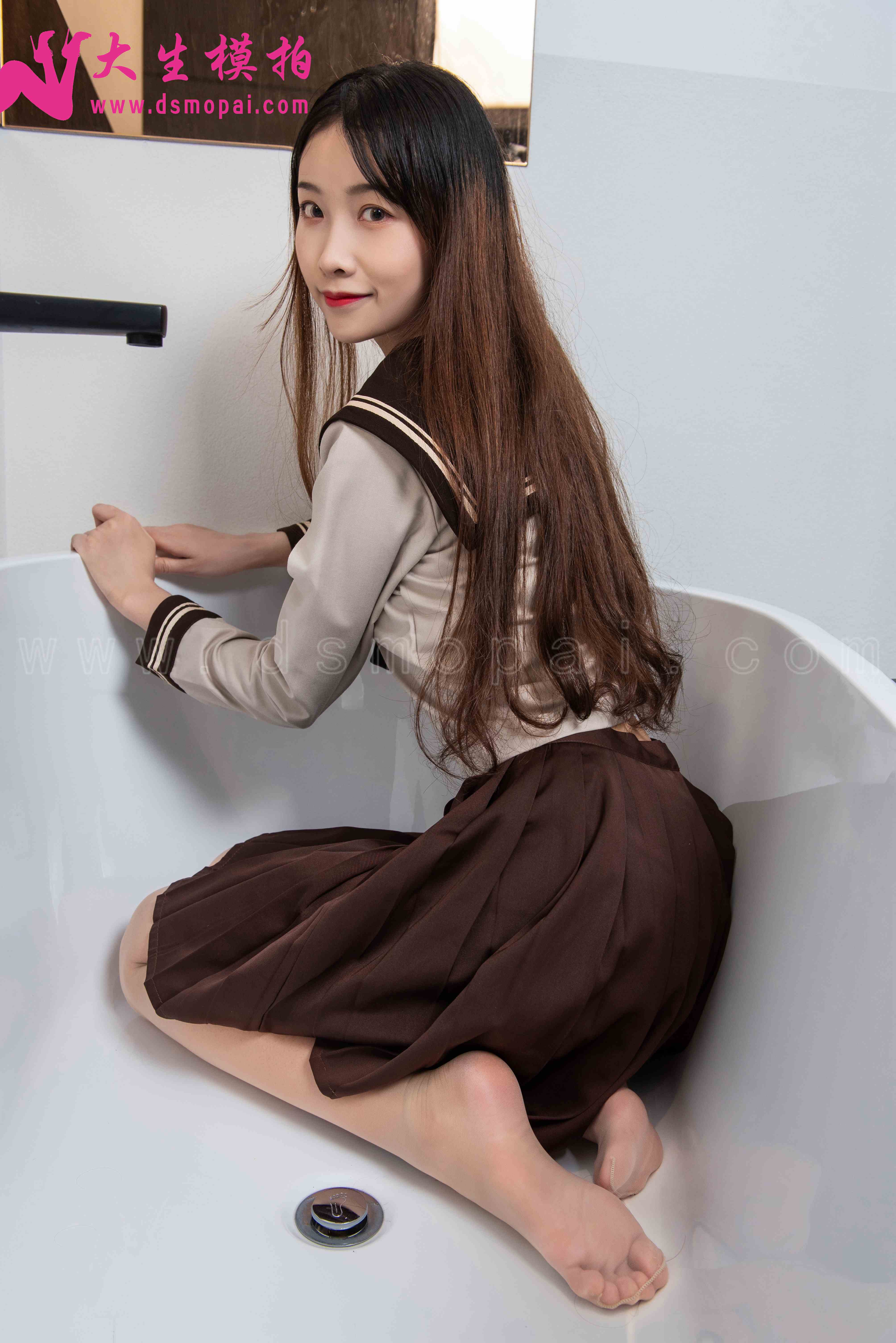 China Beauty Legs and feet 902