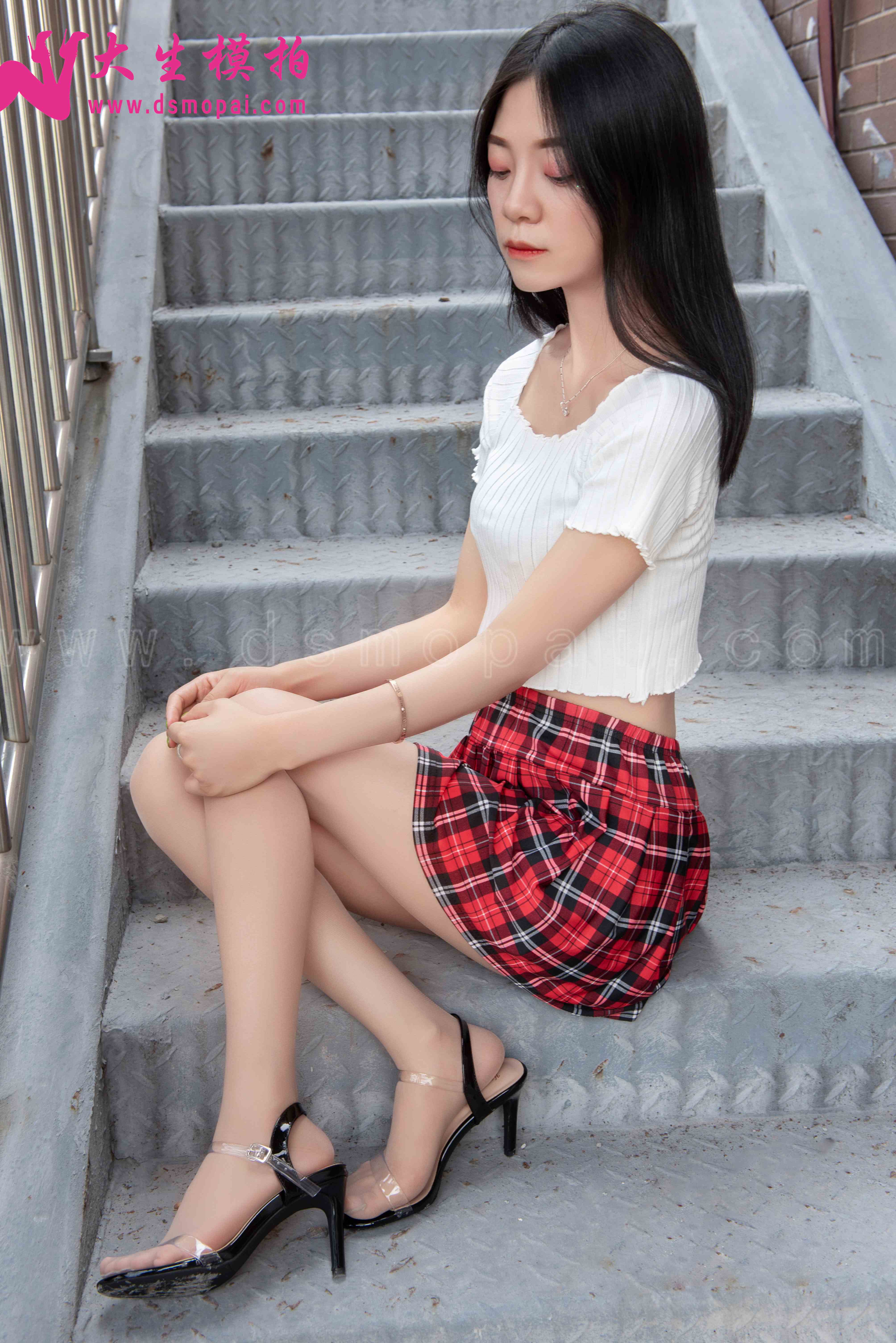 China Beauty Legs and feet 903