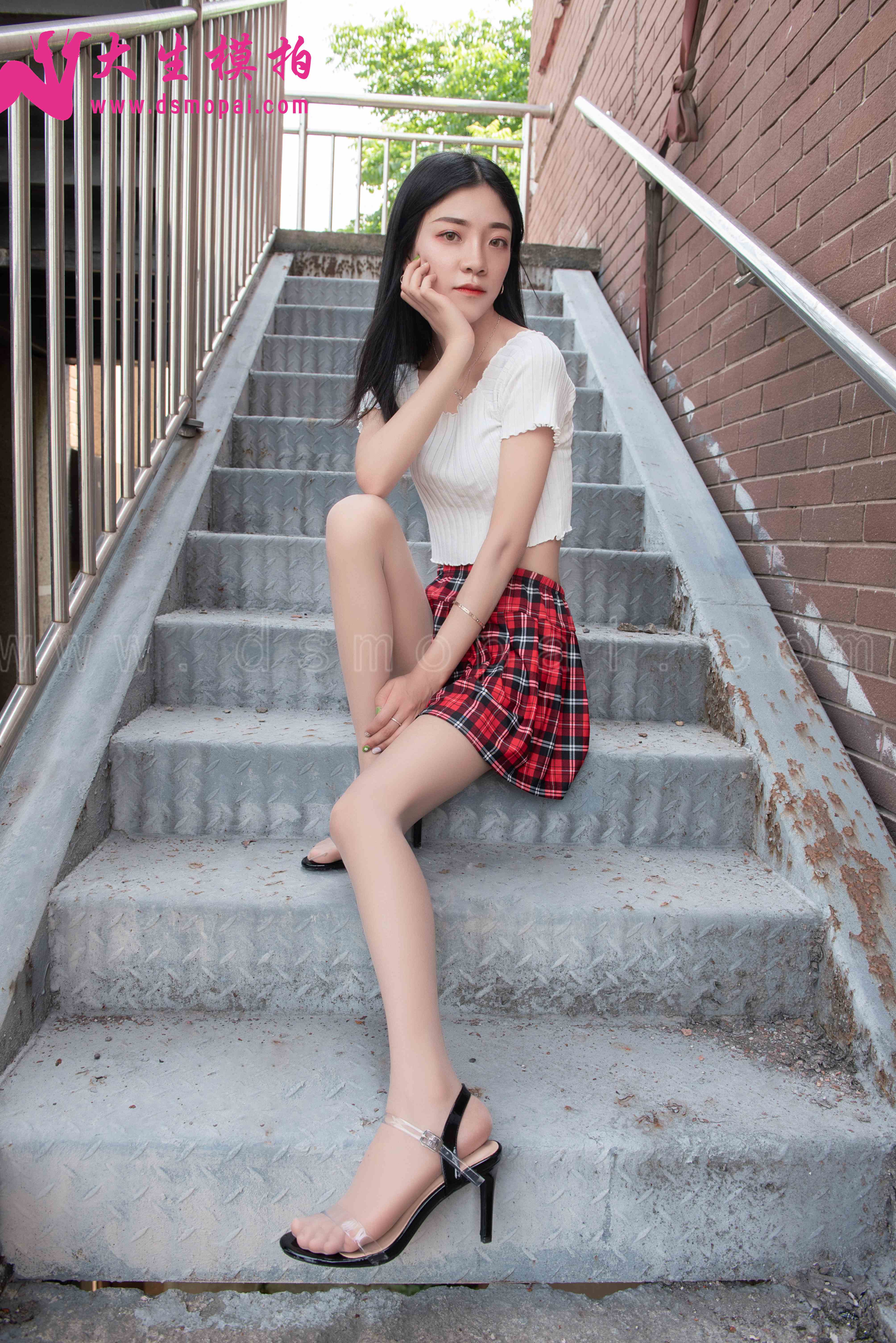 China Beauty Legs and feet 903