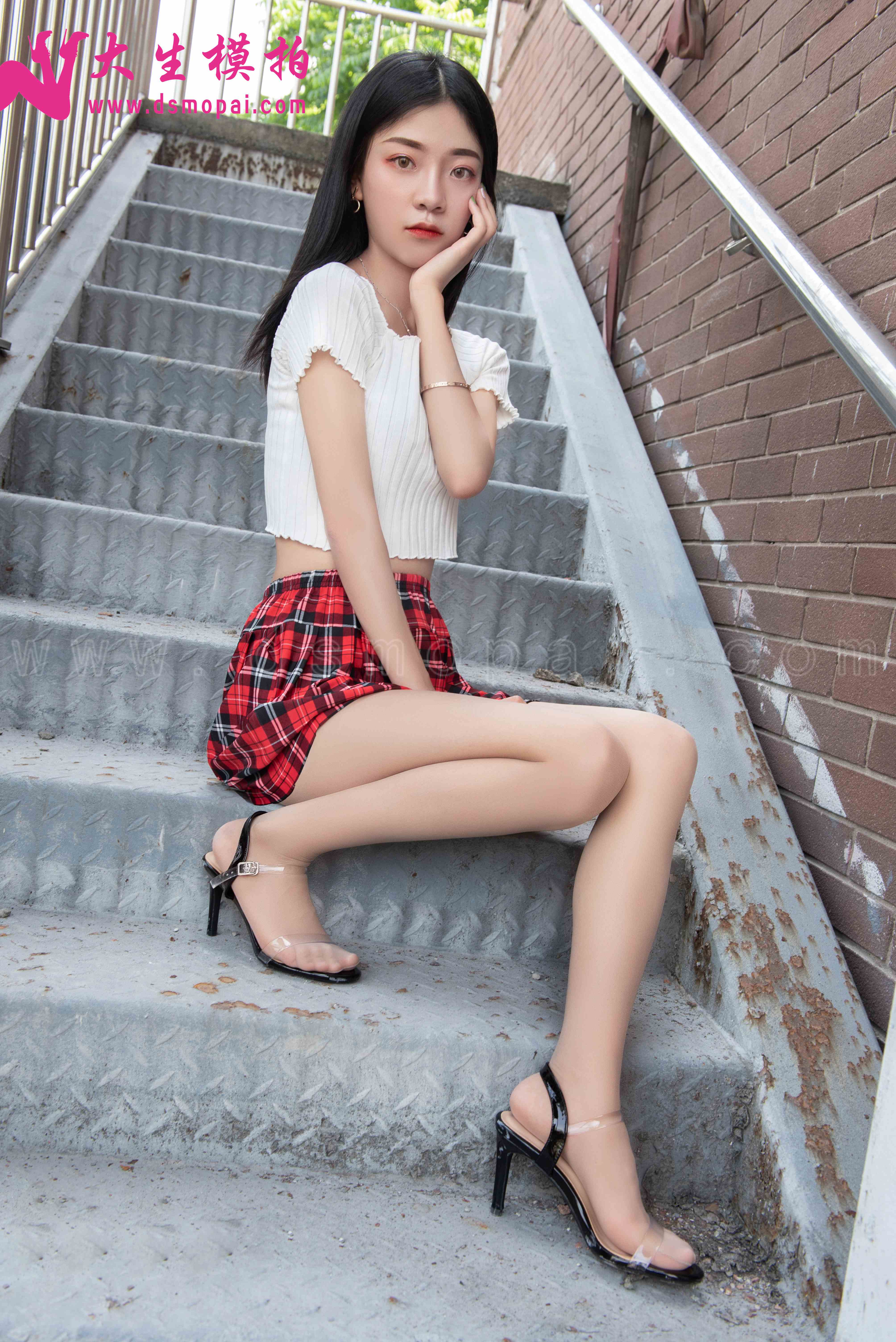 China Beauty Legs and feet 903