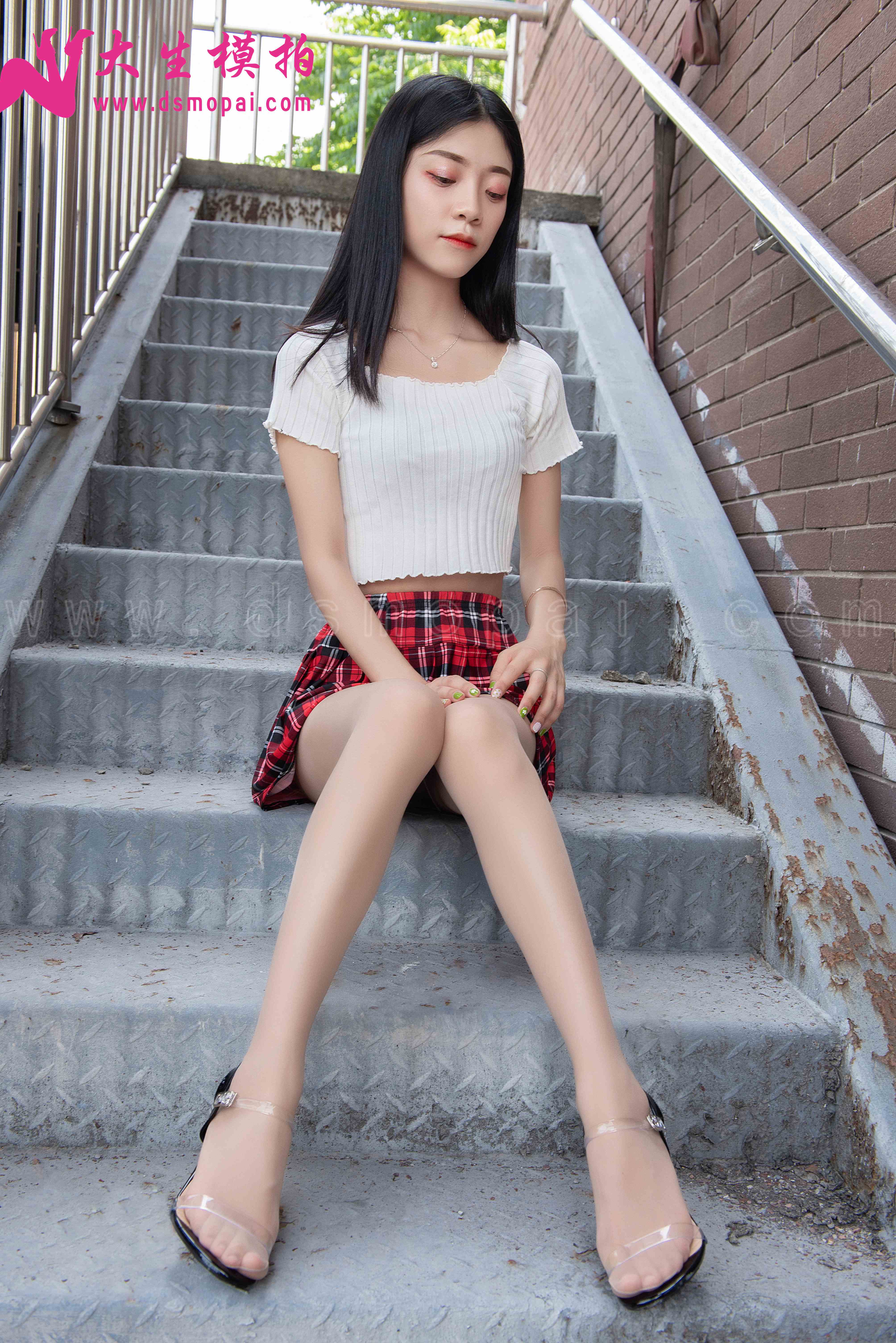 China Beauty Legs and feet 903