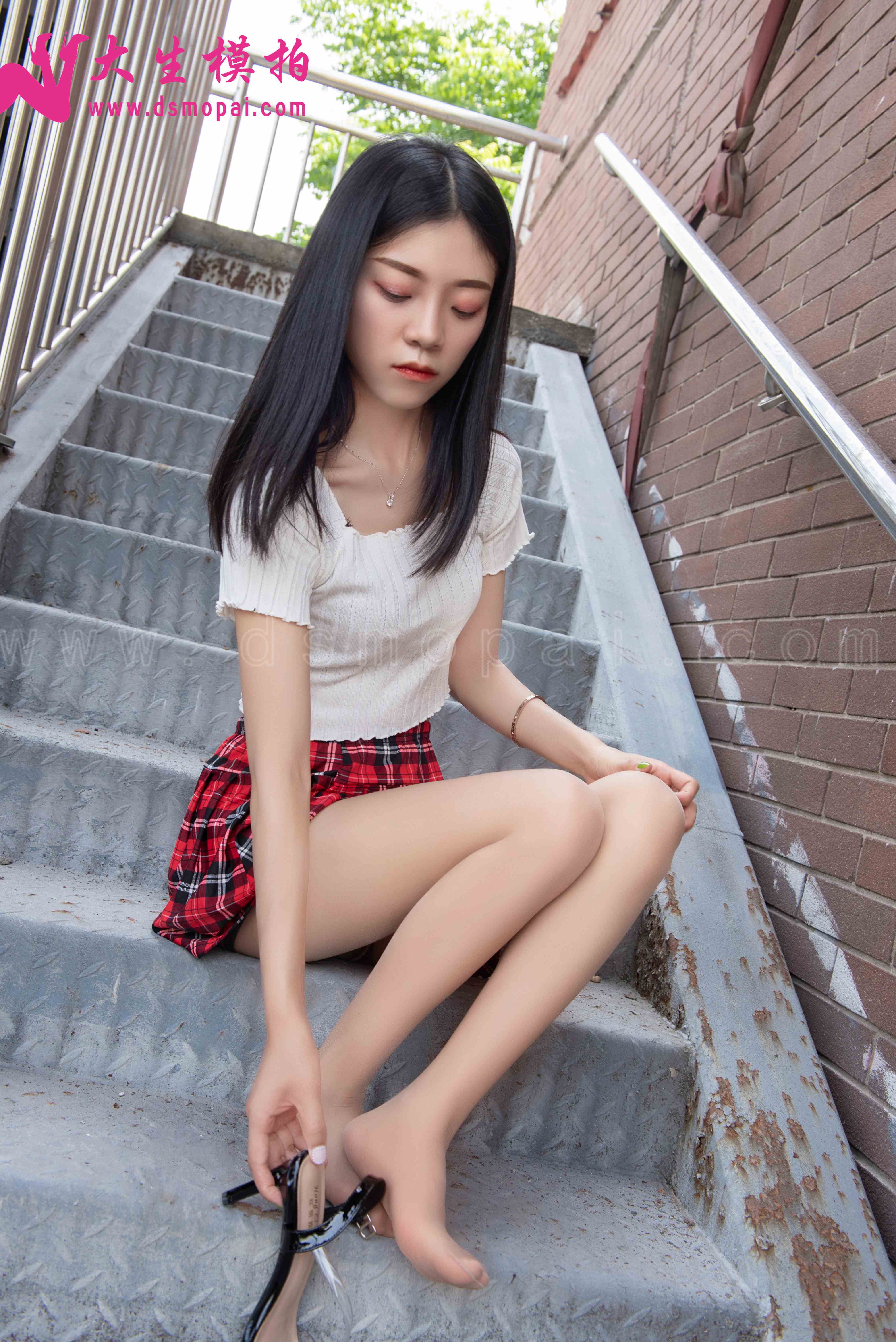 China Beauty Legs and feet 903