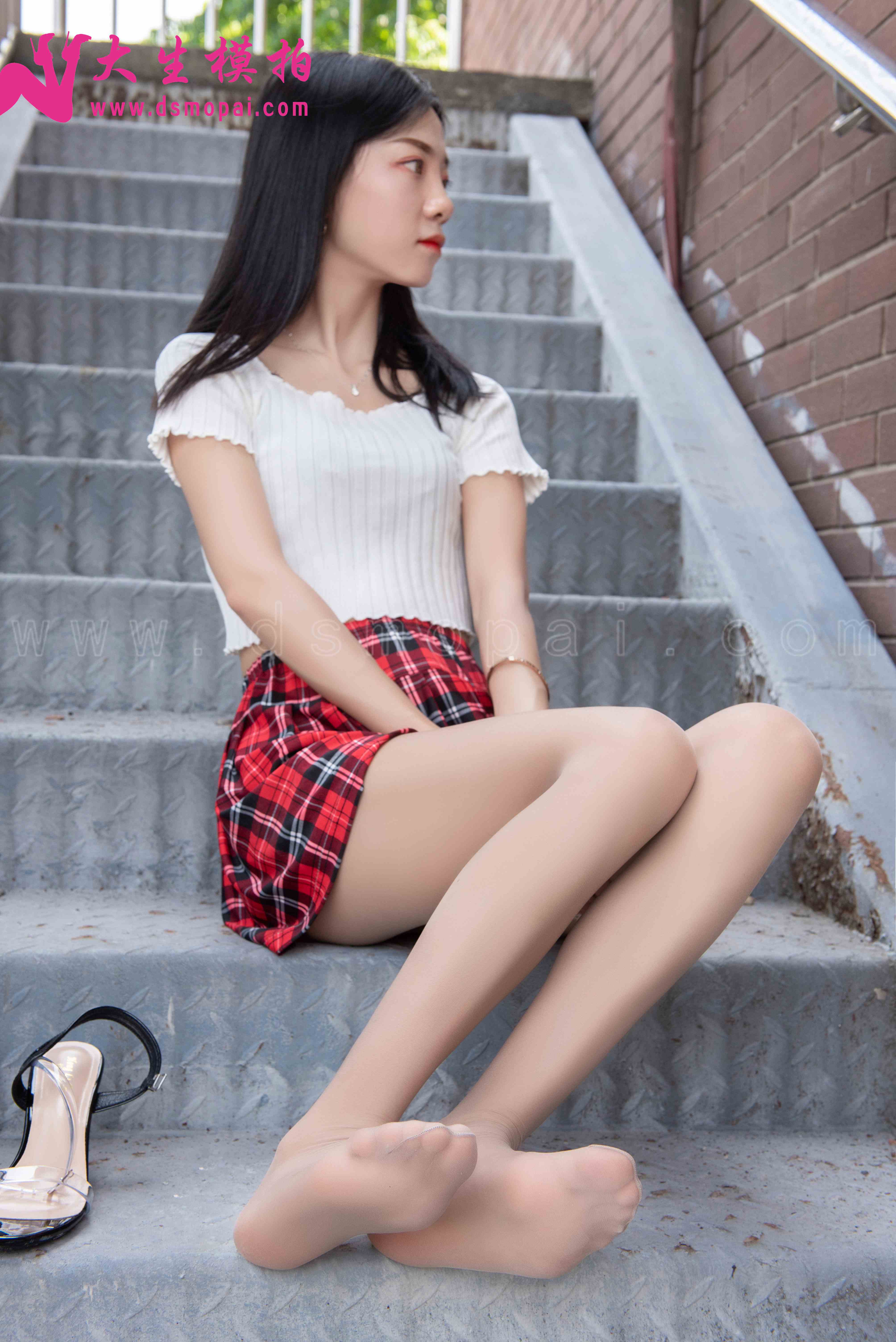 China Beauty Legs and feet 903