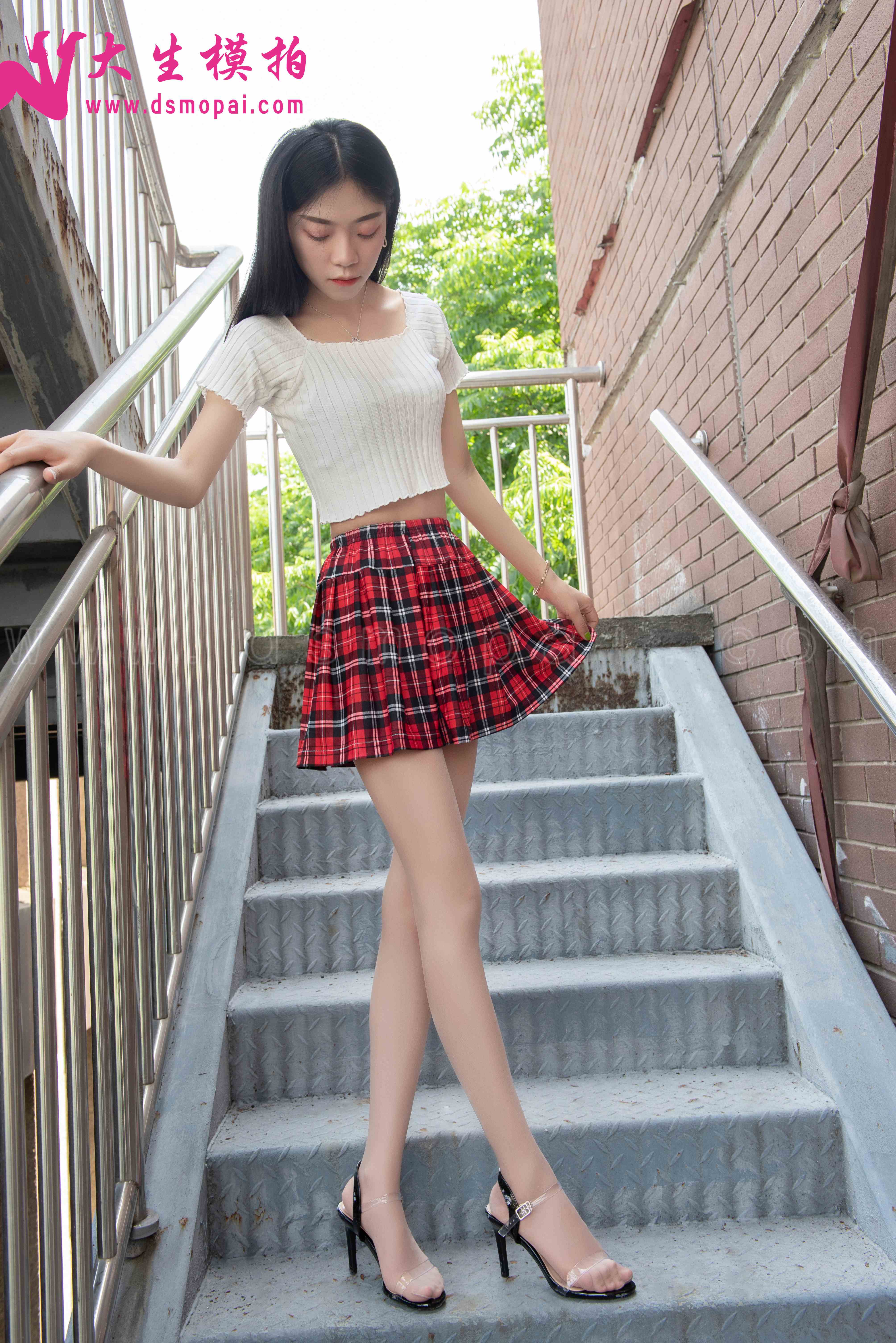 China Beauty Legs and feet 903