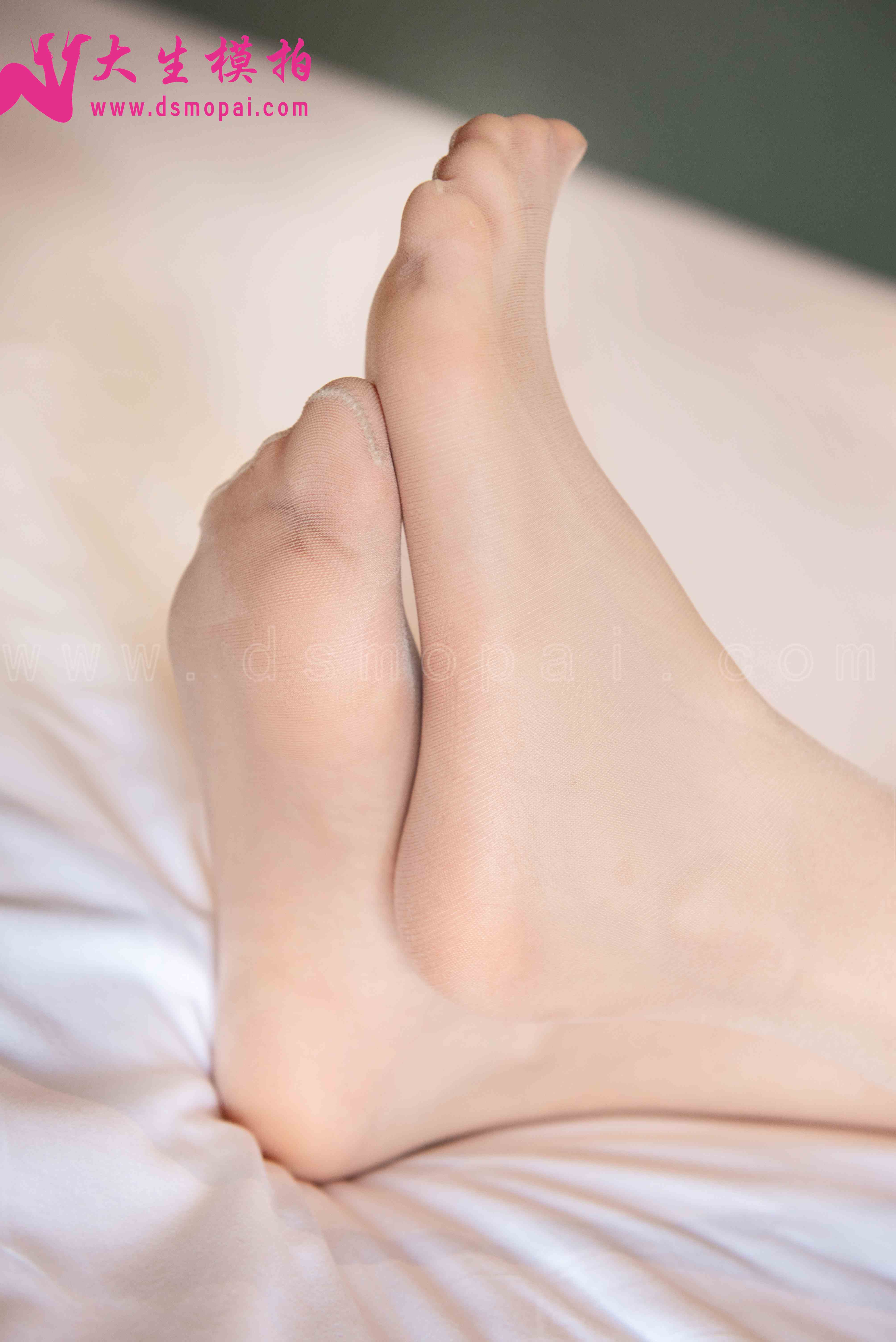 China Beauty Legs and feet 904