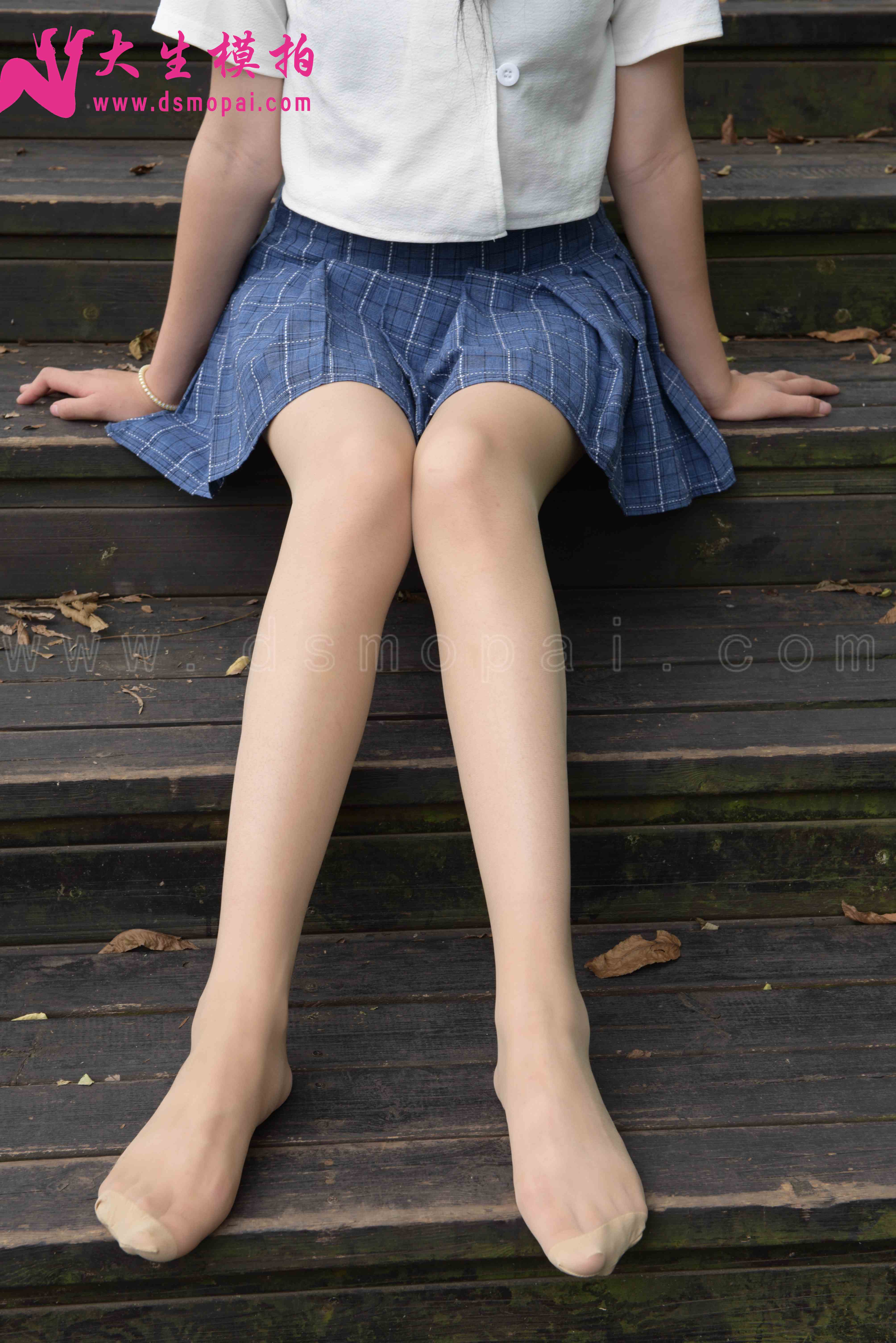 China Beauty Legs and feet 905