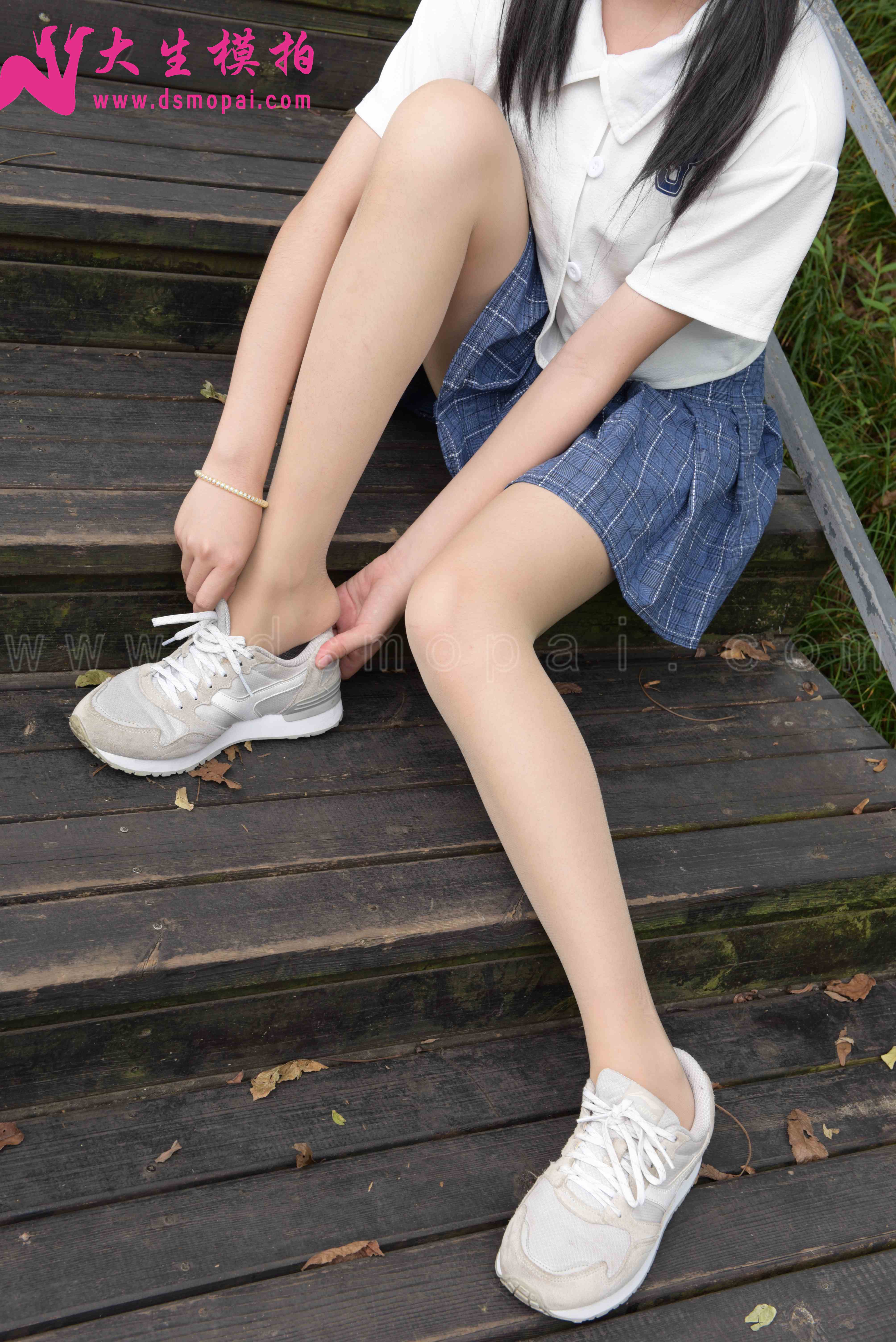 China Beauty Legs and feet 905