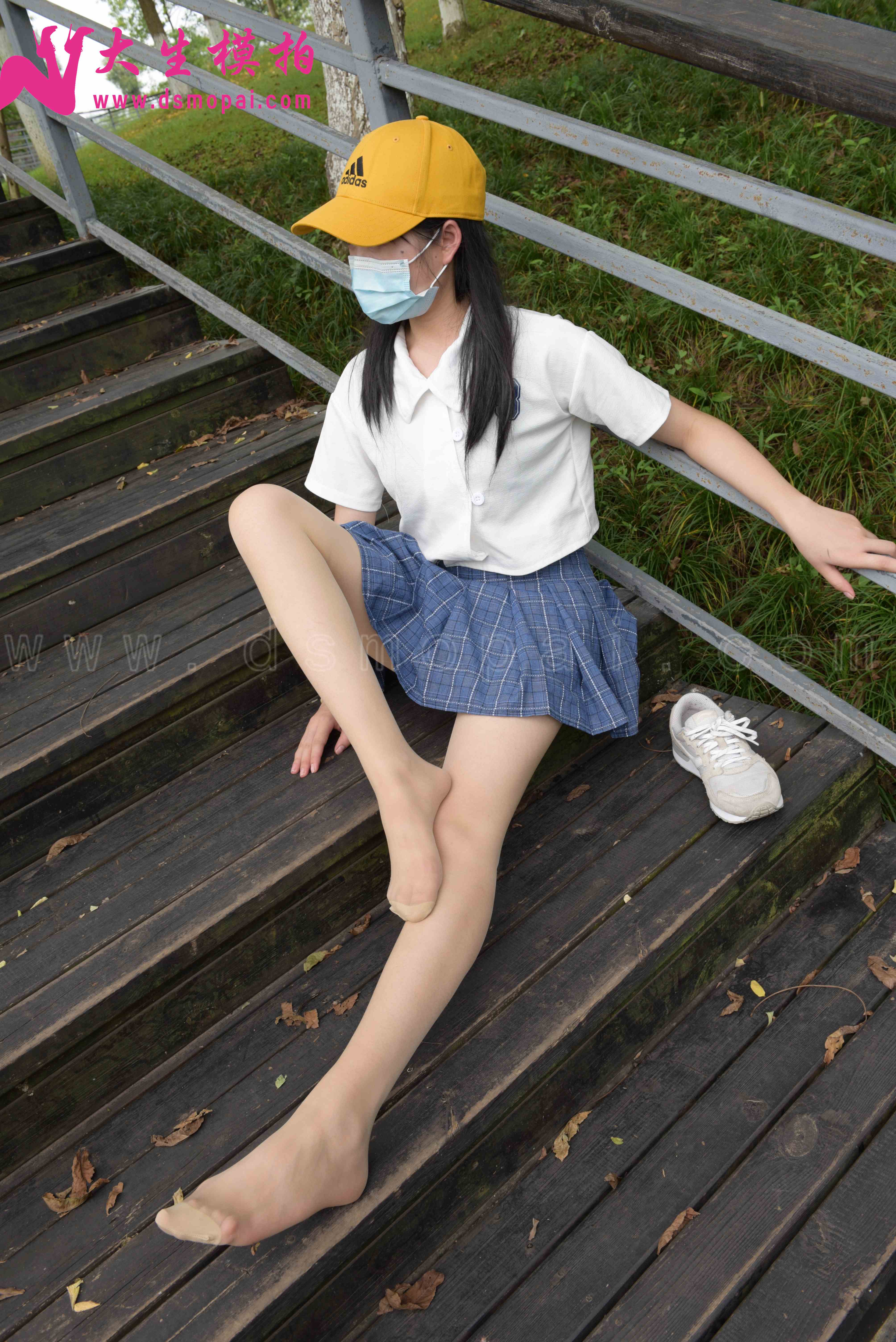 China Beauty Legs and feet 905